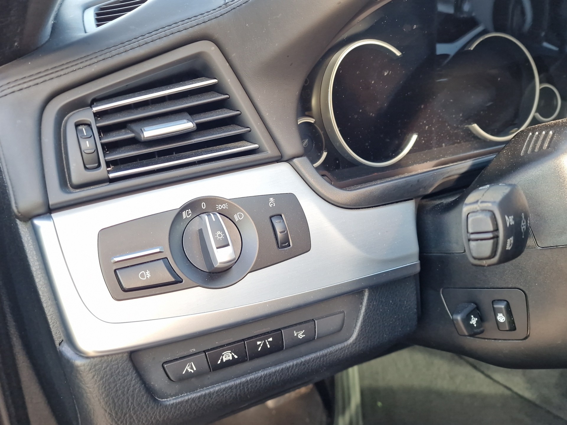BMW M550d Touring xDrive Steptronic-image-8