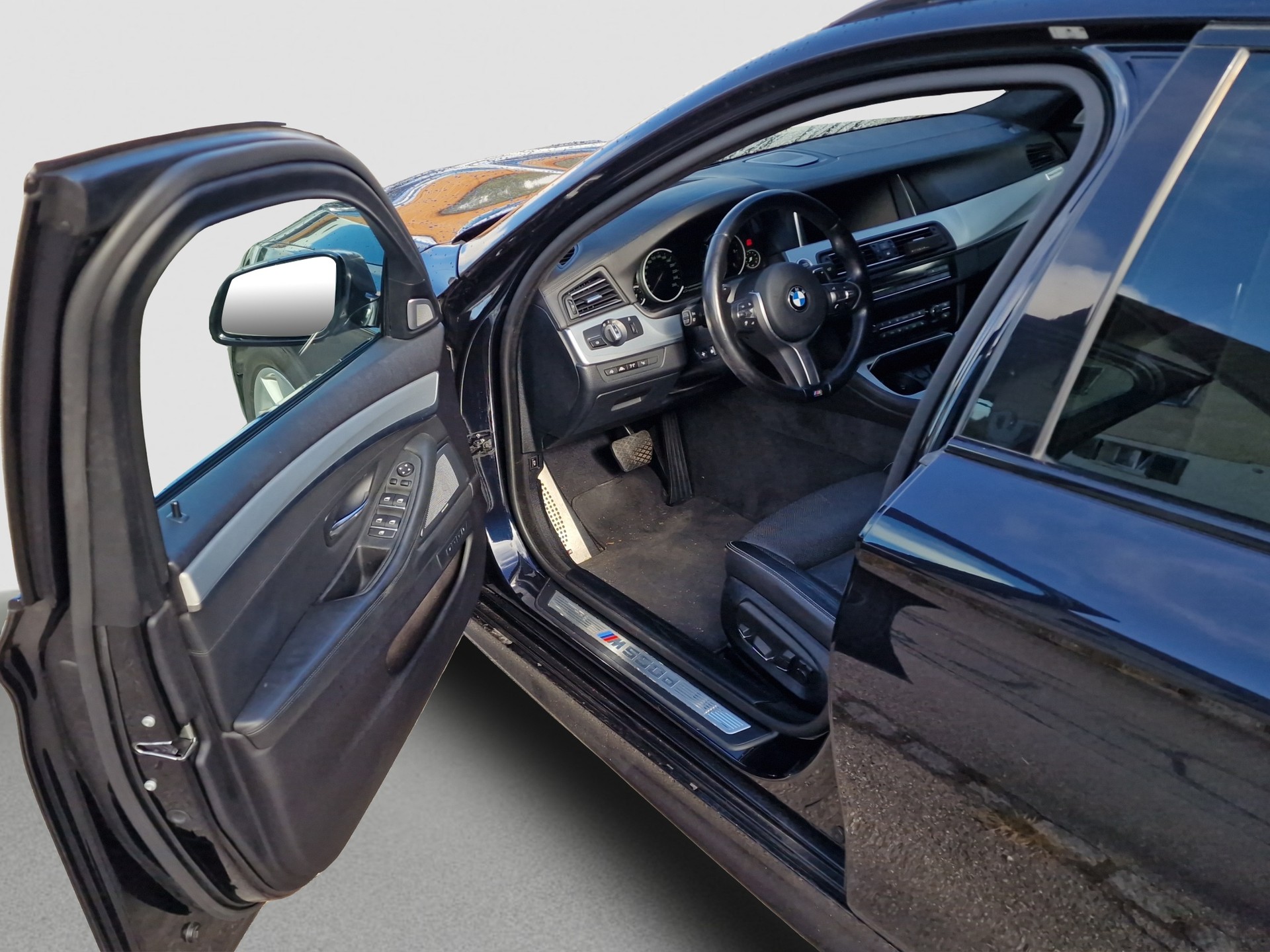 BMW M550d Touring xDrive Steptronic-image-5