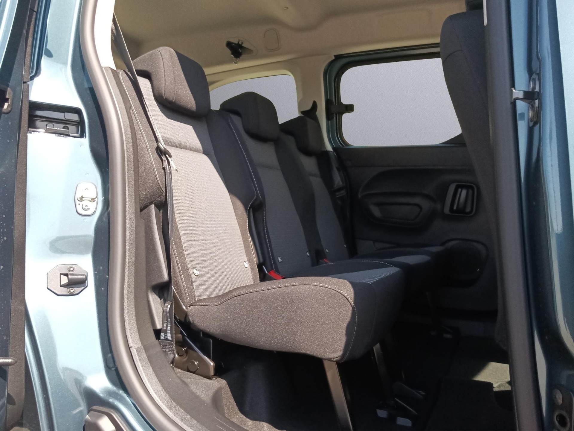 TOYOTA Proace City Verso L2 1.2 110 Comfort 7 places-image-14