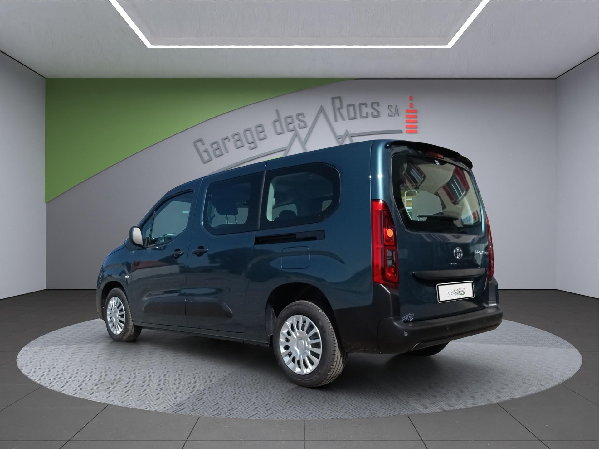 TOYOTA Proace City Verso L2 1.2 110 Comfort 7 places-image-5