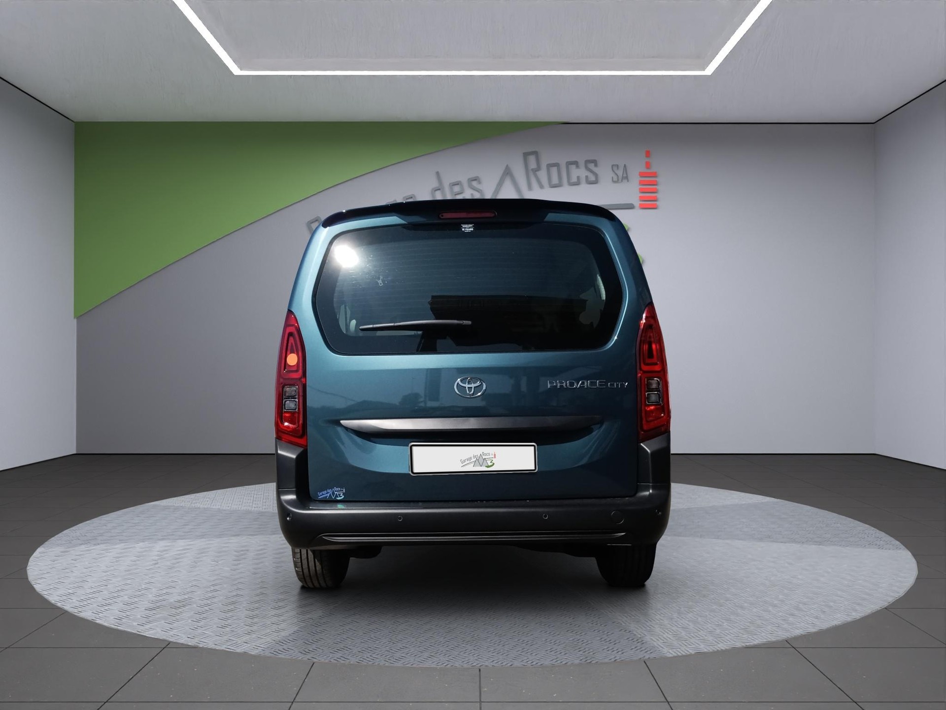 TOYOTA Proace City Verso L2 1.2 110 Comfort 7 places-image-6