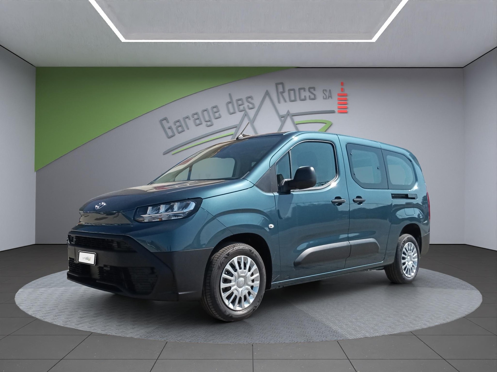 TOYOTA Proace City Verso L2 1.2 110 Comfort 7 places-image-3