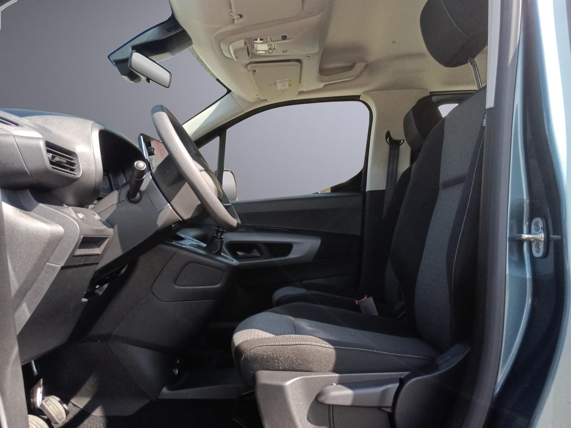 TOYOTA Proace City Verso L2 1.2 110 Comfort 7 places-image-9