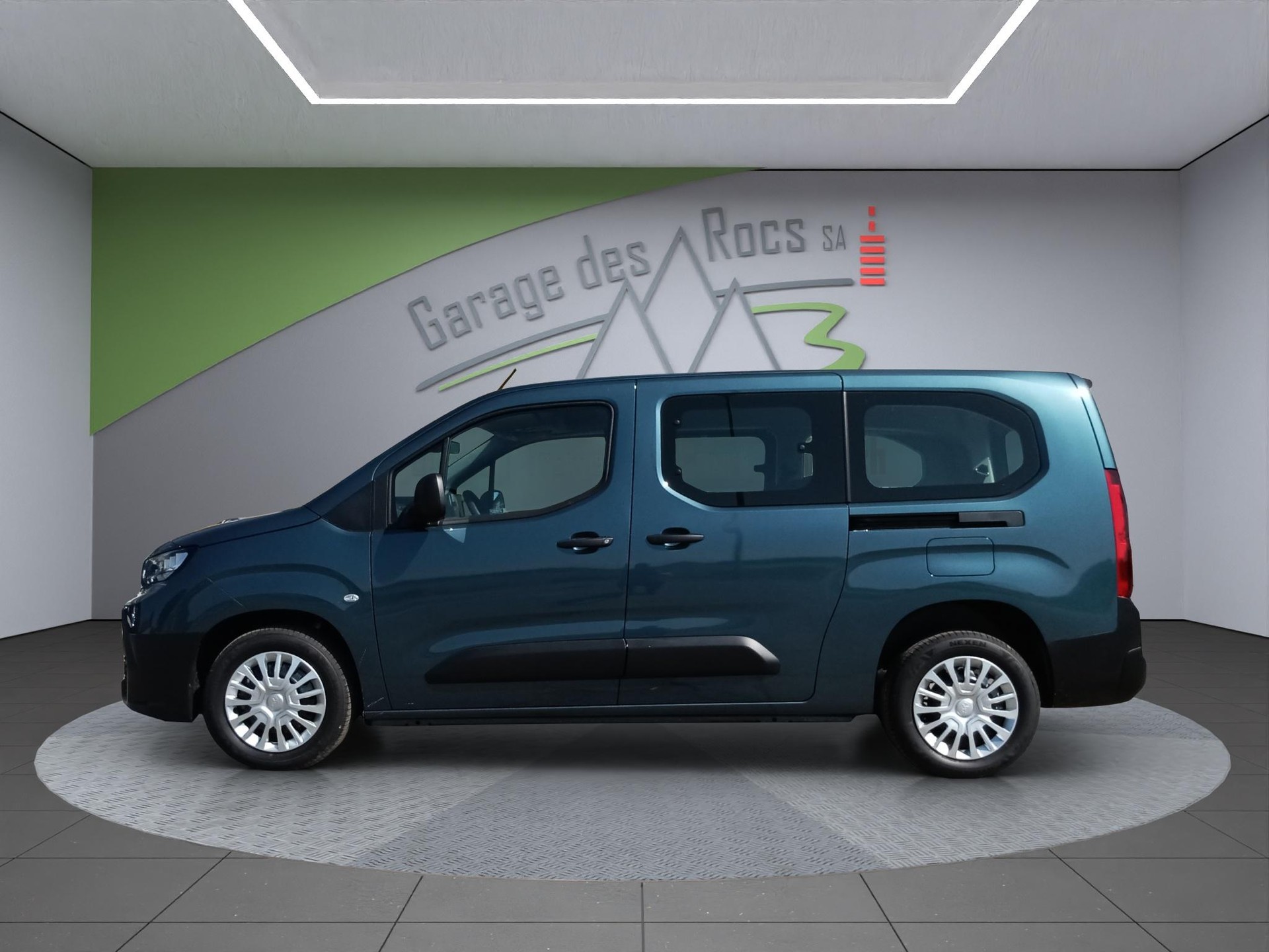 TOYOTA Proace City Verso L2 1.2 110 Comfort 7 places-image-4