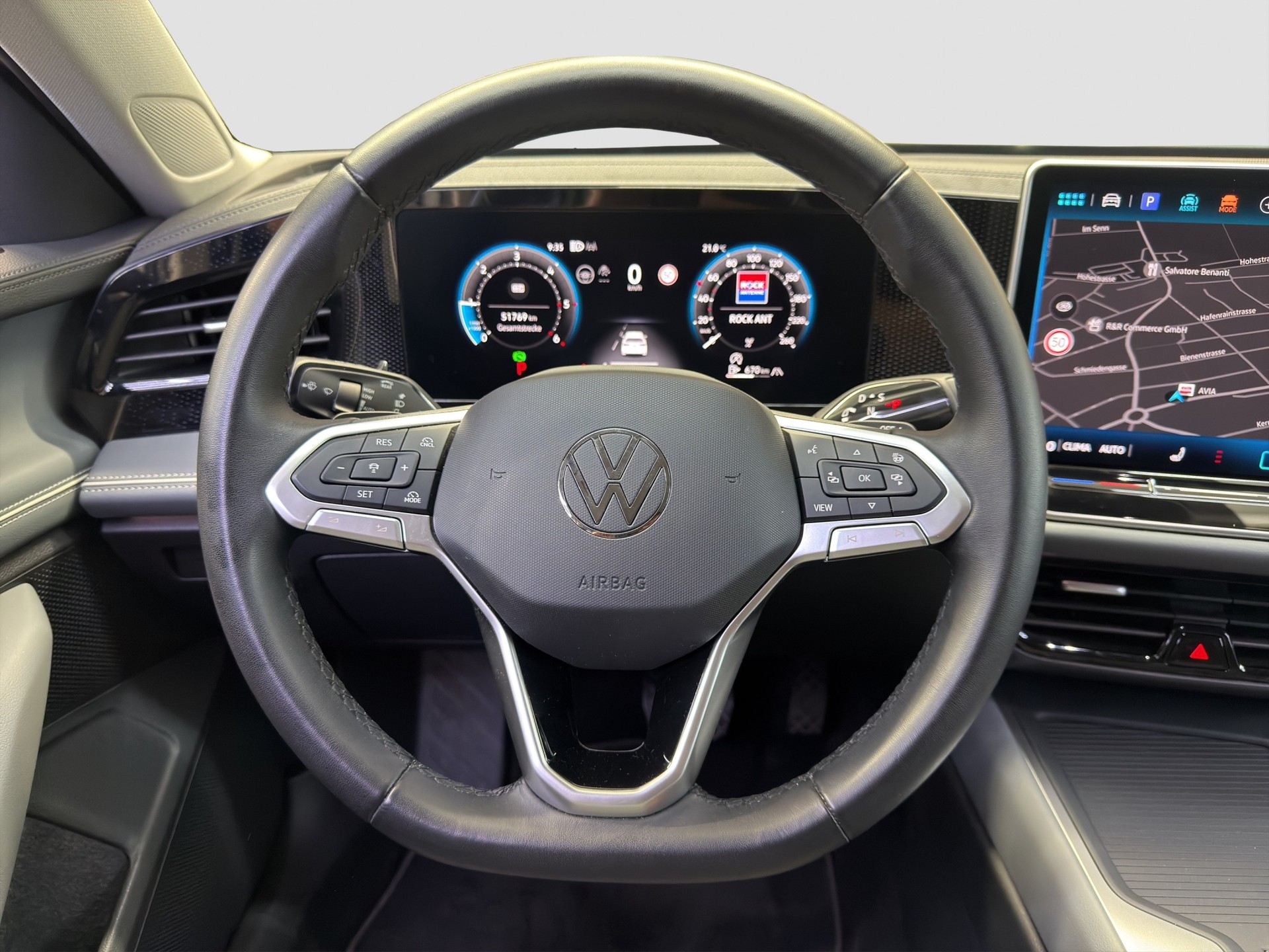 VW Passat Variant 2.0 TDI evo Business DSG-image-9