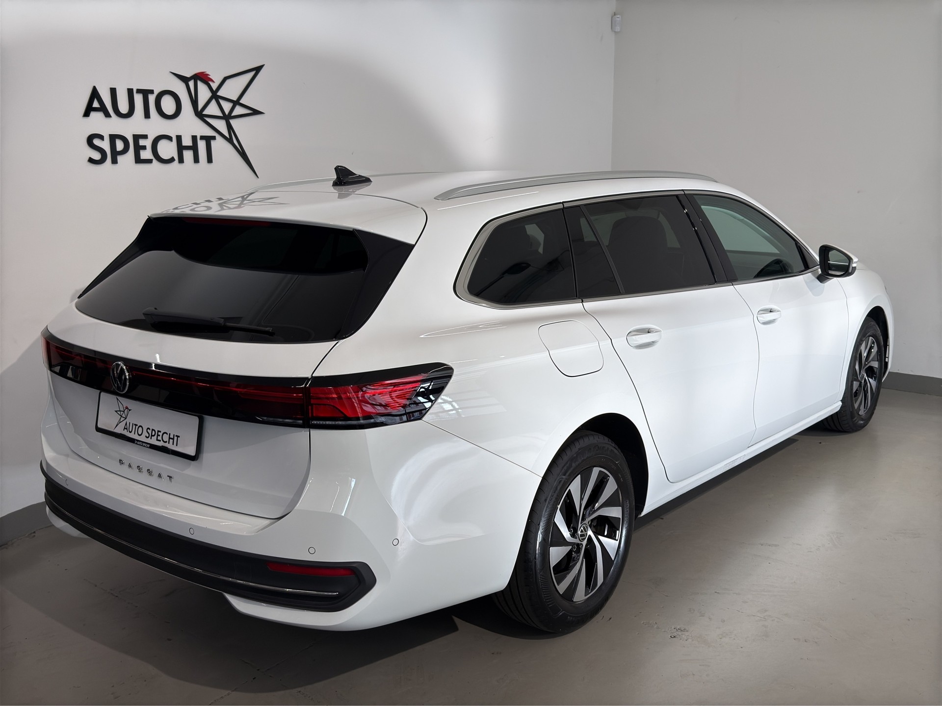 VW Passat Variant 2.0 TDI evo Business DSG-showroom-element-3