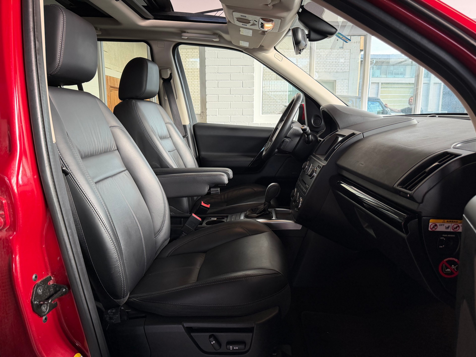 LAND ROVER Freelander 2.2 SD4 Dynamic Automatic-image-7