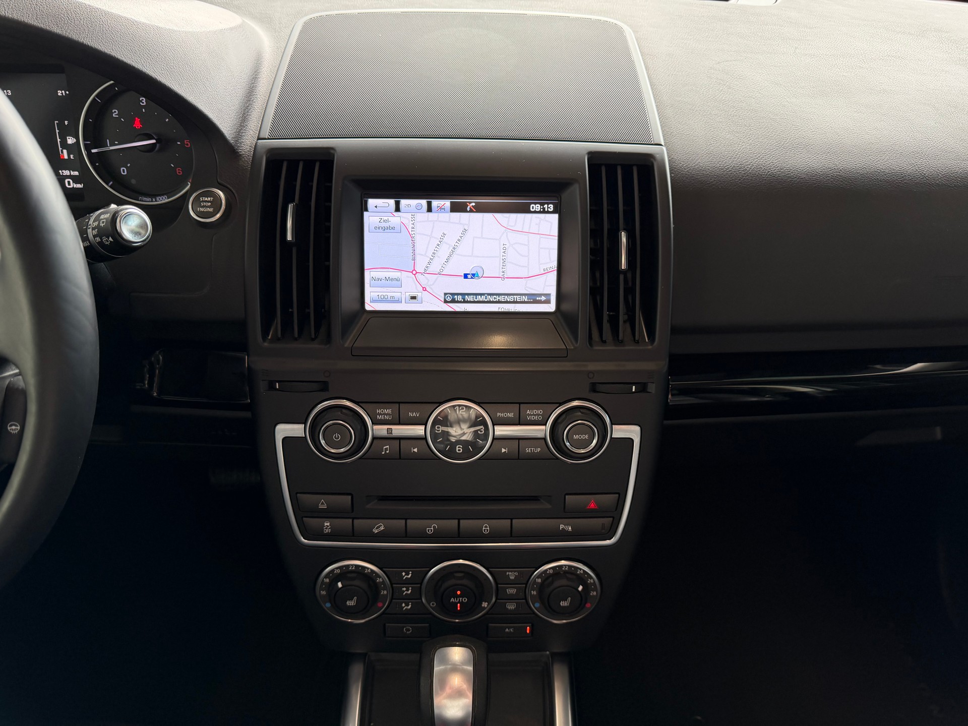 LAND ROVER Freelander 2.2 SD4 Dynamic Automatic-image-12