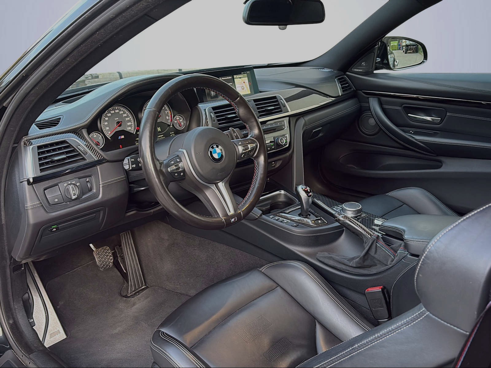 BMW M4 Coupé Competition DKG-image-9