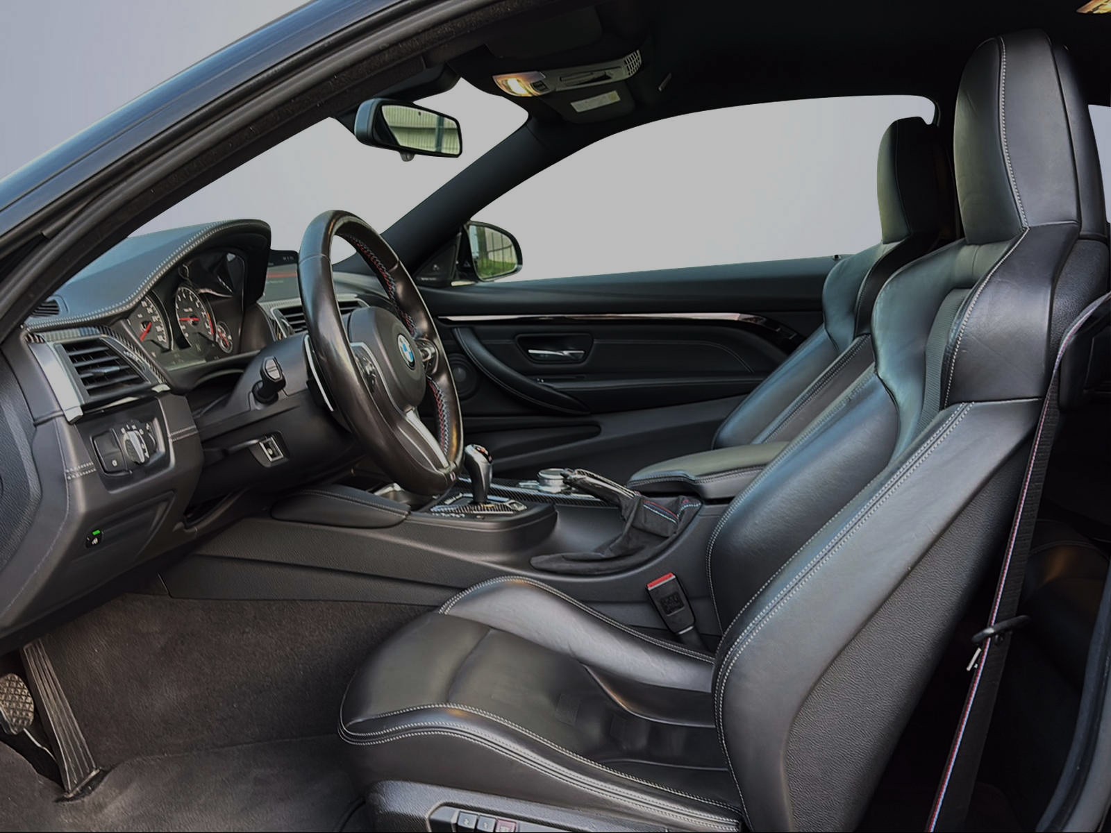 BMW M4 Coupé Competition DKG-image-8