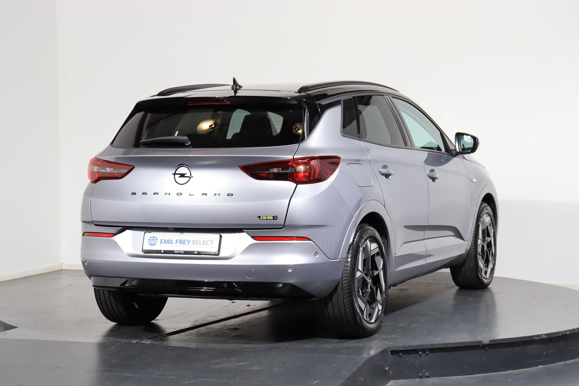 OPEL Grandland 1.6 T PHEV GSE-image-3