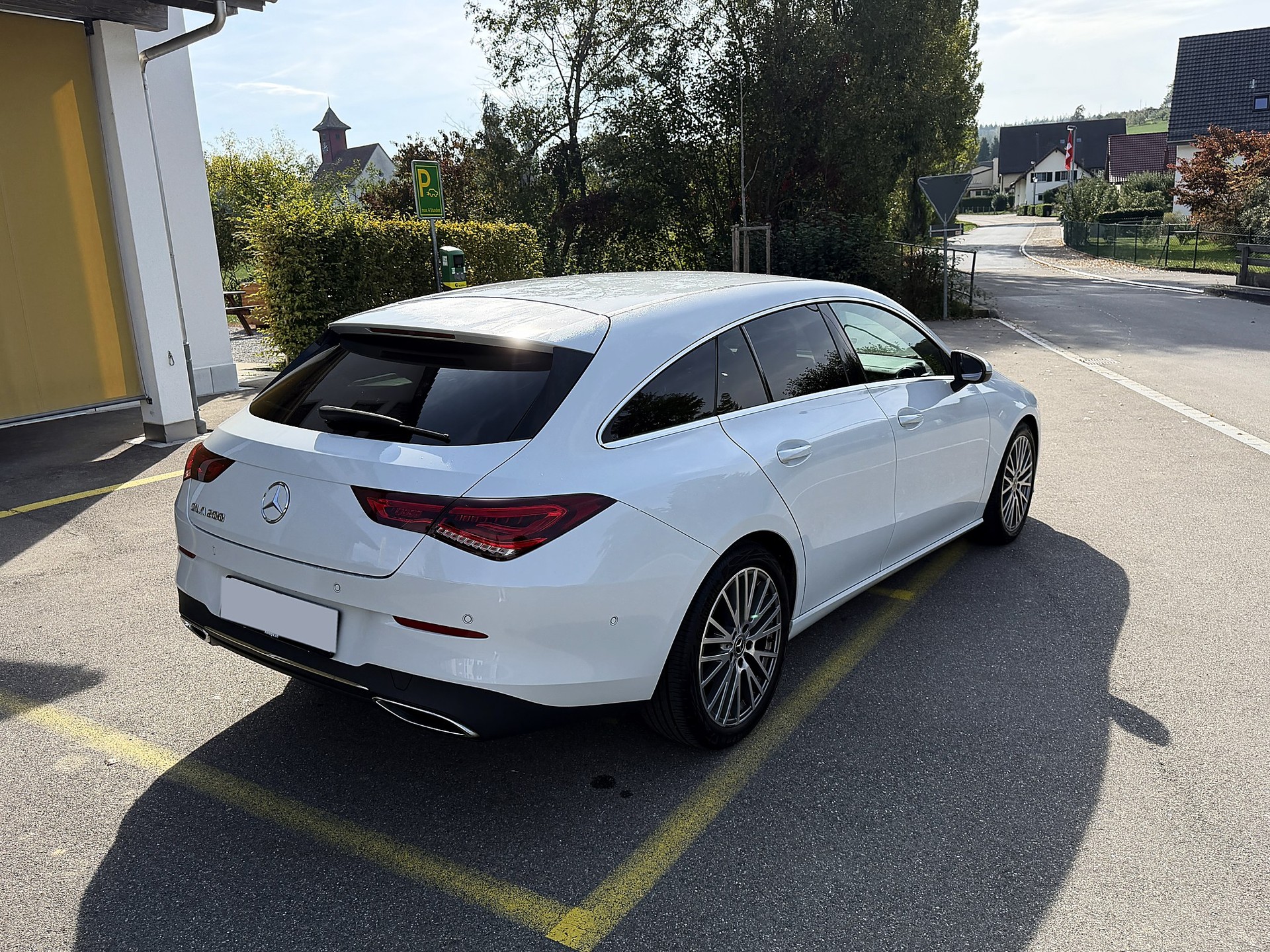 MERCEDES-BENZ CLA 200 Progressive-image-3