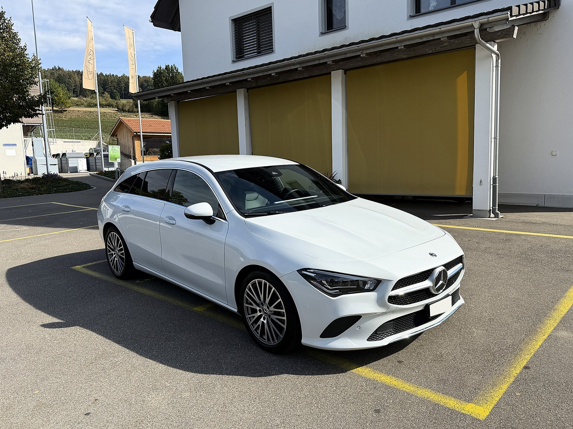 MERCEDES-BENZ CLA 200 Progressive-image-1