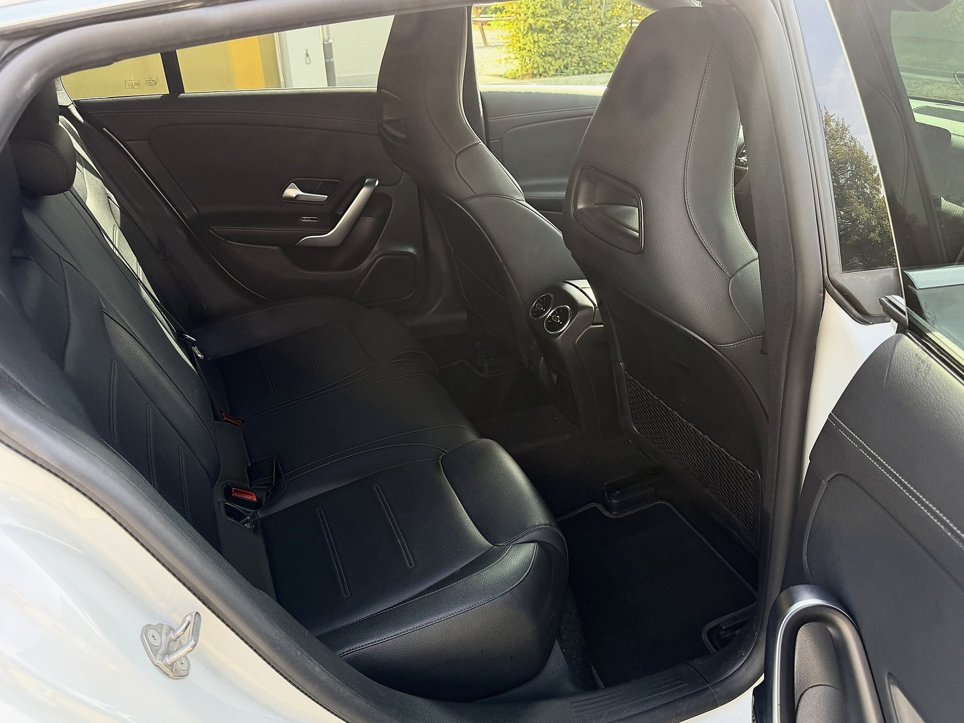 MERCEDES-BENZ CLA 200 Progressive-image-5