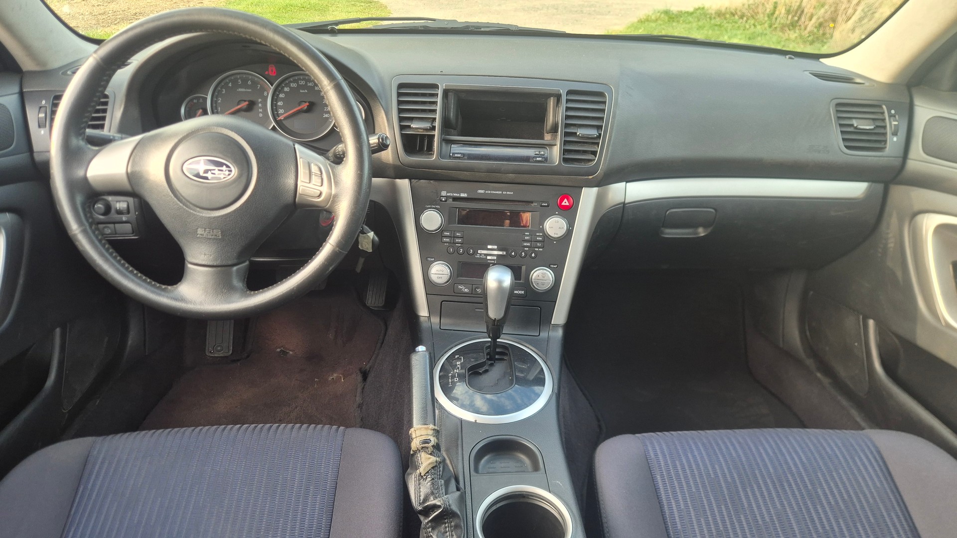 SUBARU Legacy 2.0R AWD Swiss-image-6