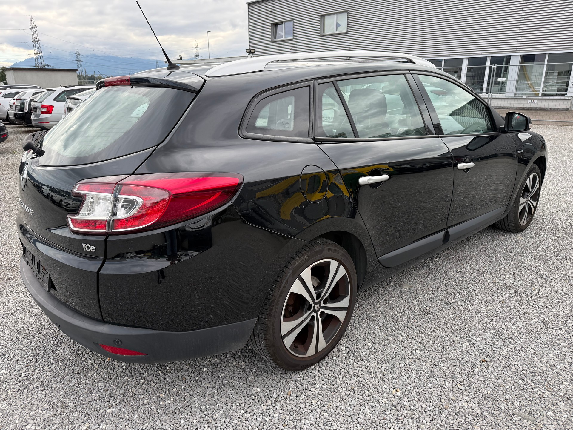 RENAULT Mégane Grandtour 1.4 16V Turbo Bose-image-4