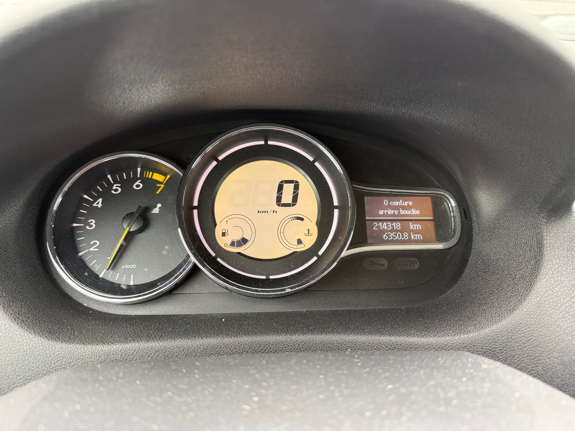 RENAULT Mégane Grandtour 1.4 16V Turbo Bose-image-11