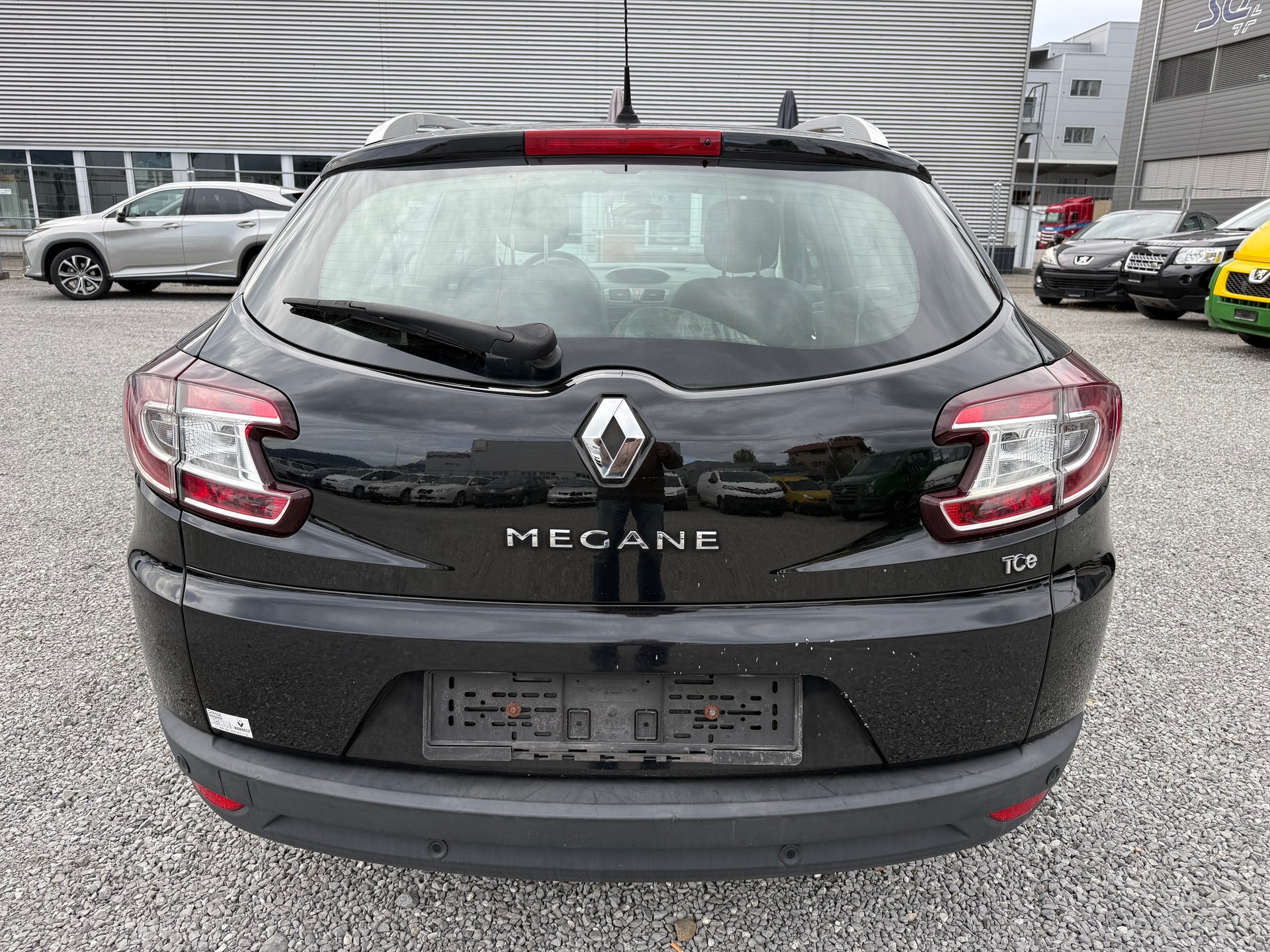 RENAULT Mégane Grandtour 1.4 16V Turbo Bose-image-3