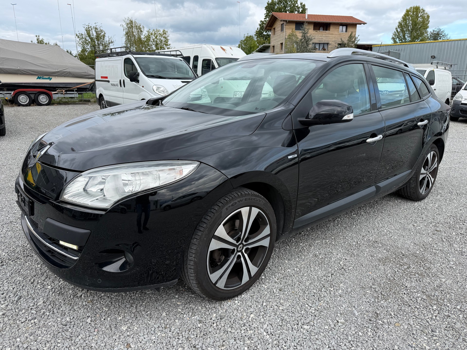 RENAULT Mégane Grandtour 1.4 16V Turbo Bose-image-1