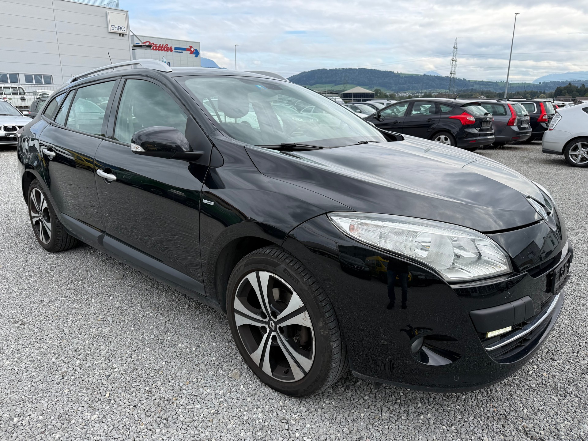 RENAULT Mégane Grandtour 1.4 16V Turbo Bose-image-5