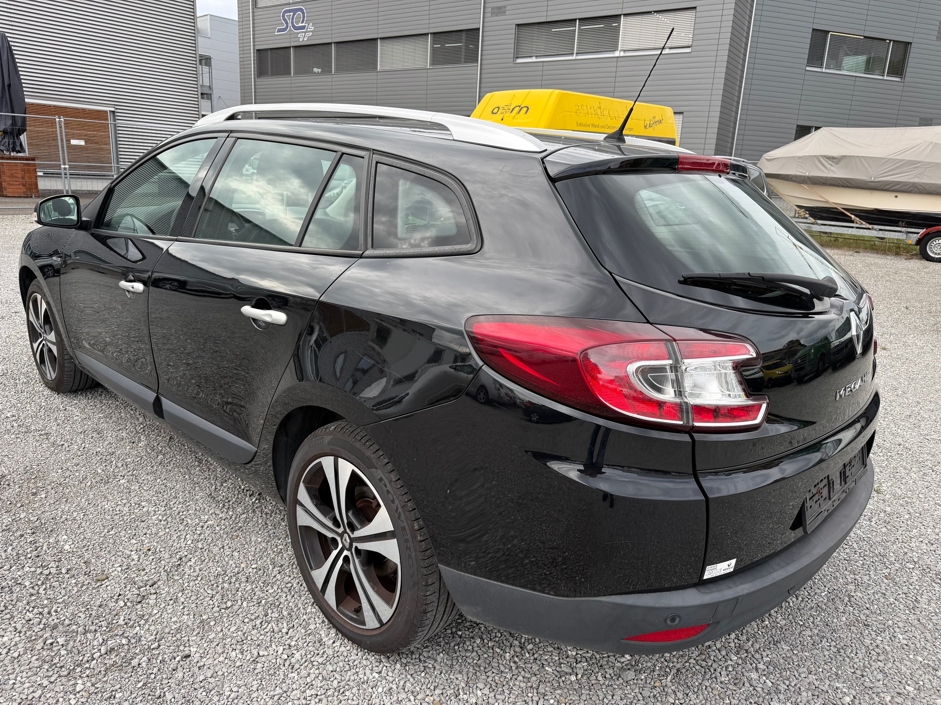 RENAULT Mégane Grandtour 1.4 16V Turbo Bose-image-2