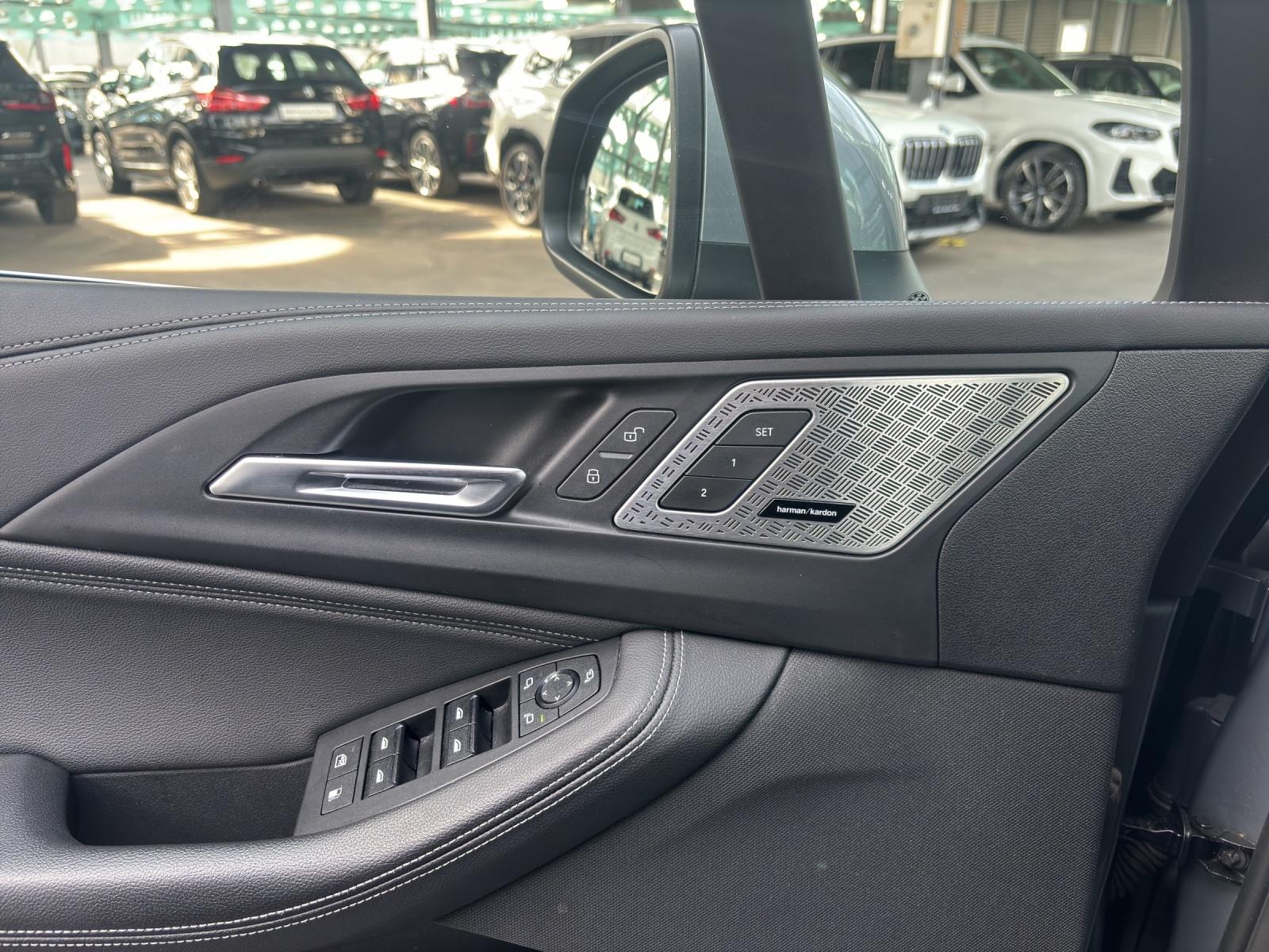 BMW 225e xDrive Active Tourer-image-17