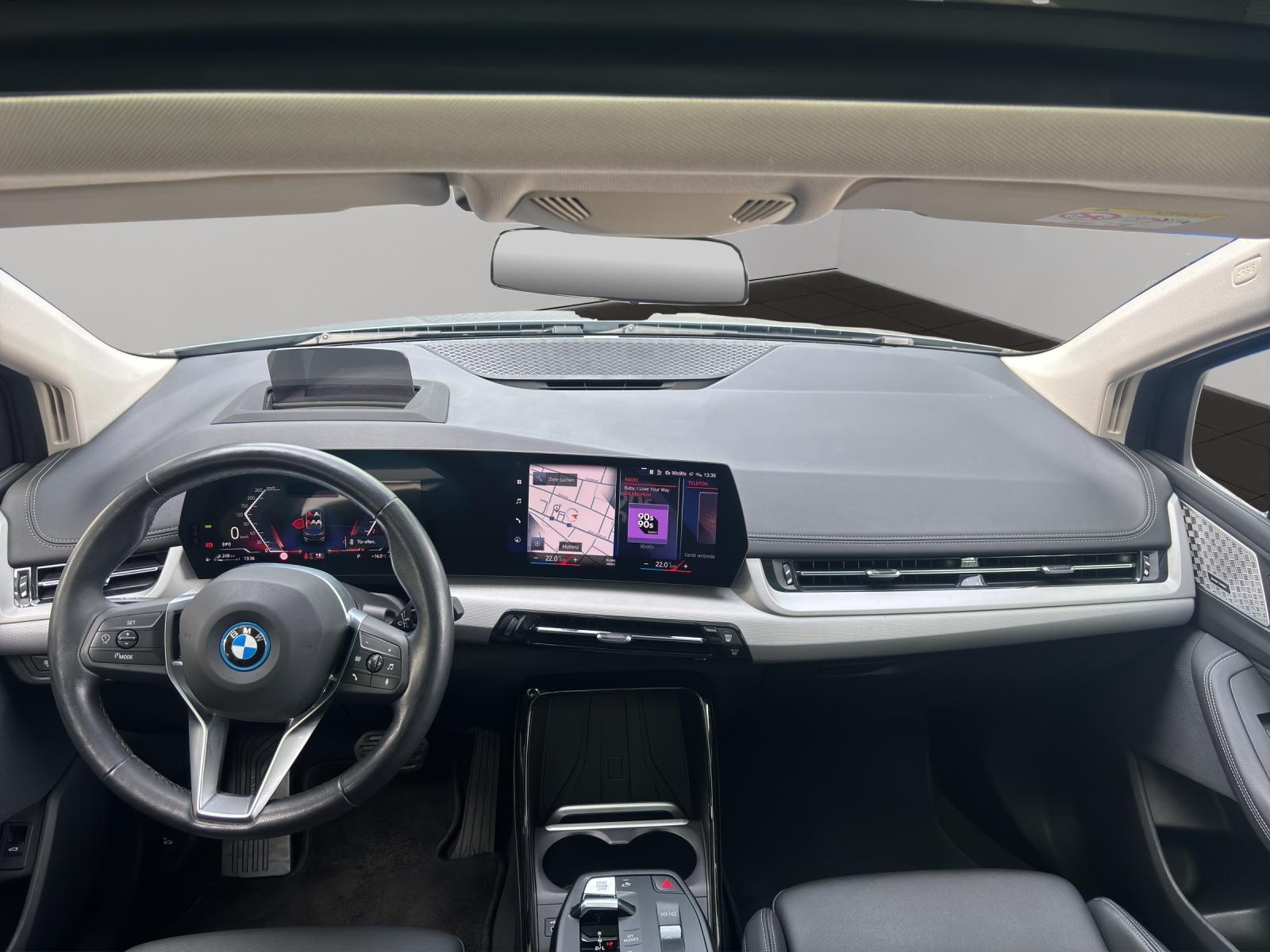 BMW 225e xDrive Active Tourer-image-8
