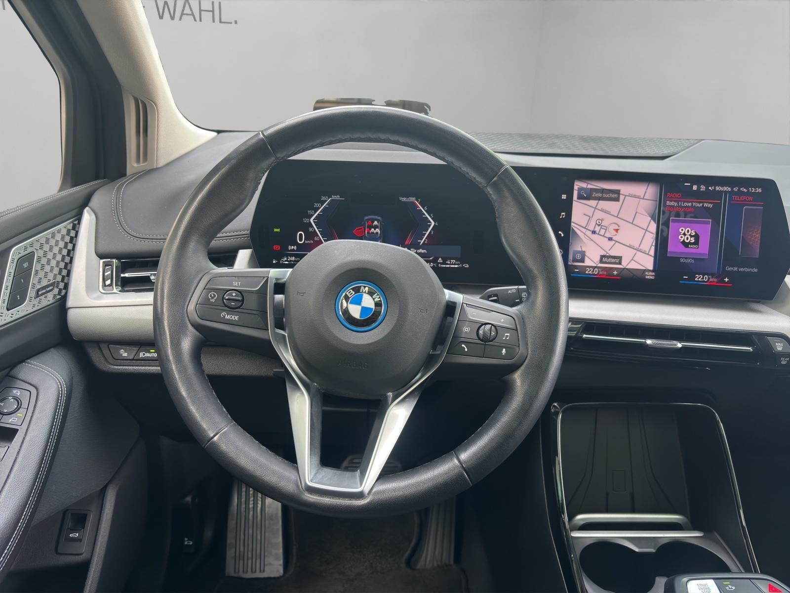 BMW 225e xDrive Active Tourer-image-7