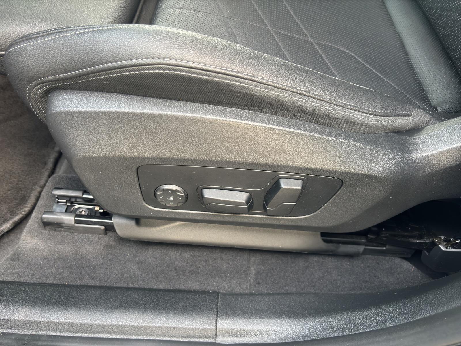 BMW 225e xDrive Active Tourer-image-12