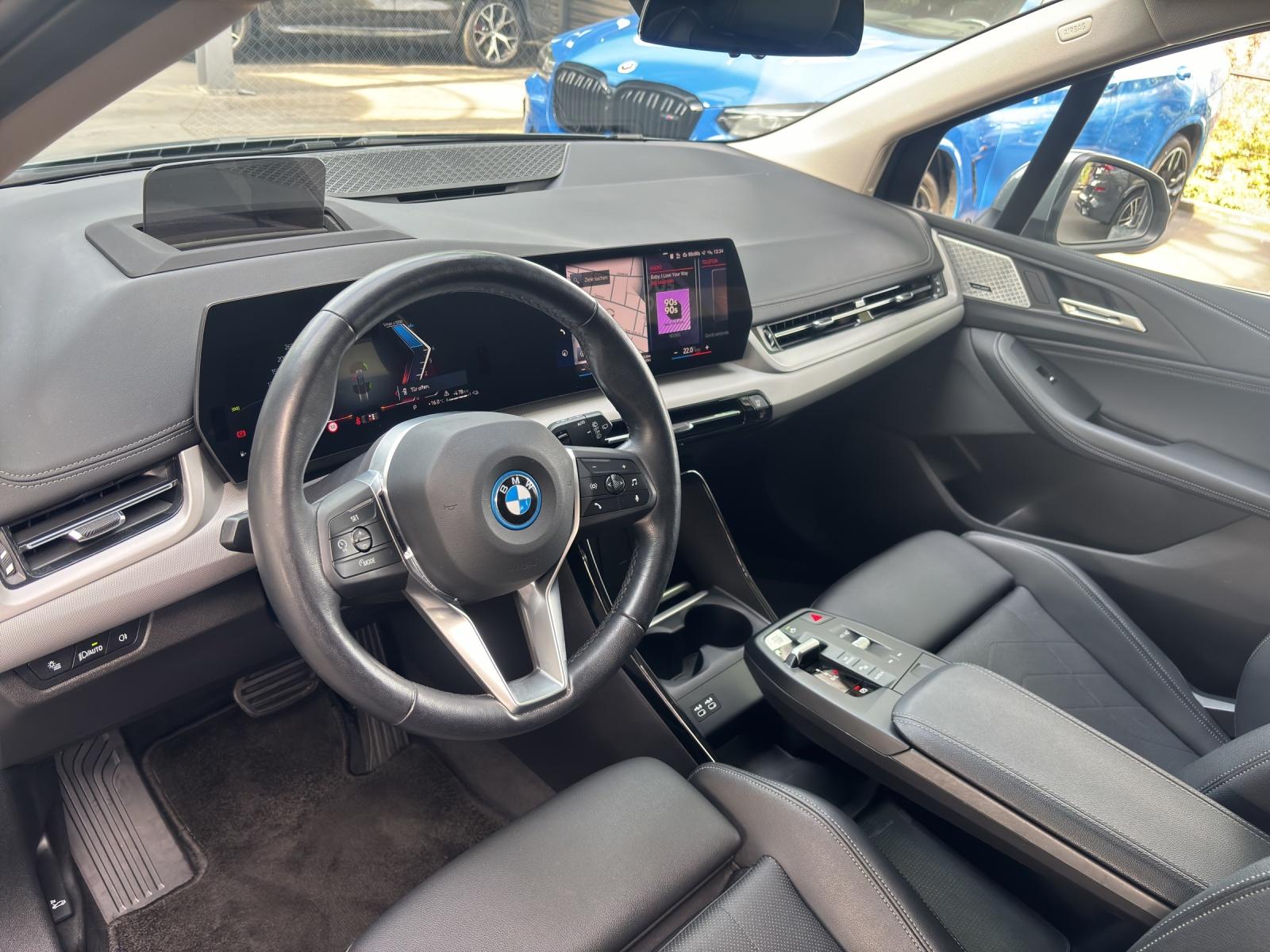 BMW 225e xDrive Active Tourer-image-6
