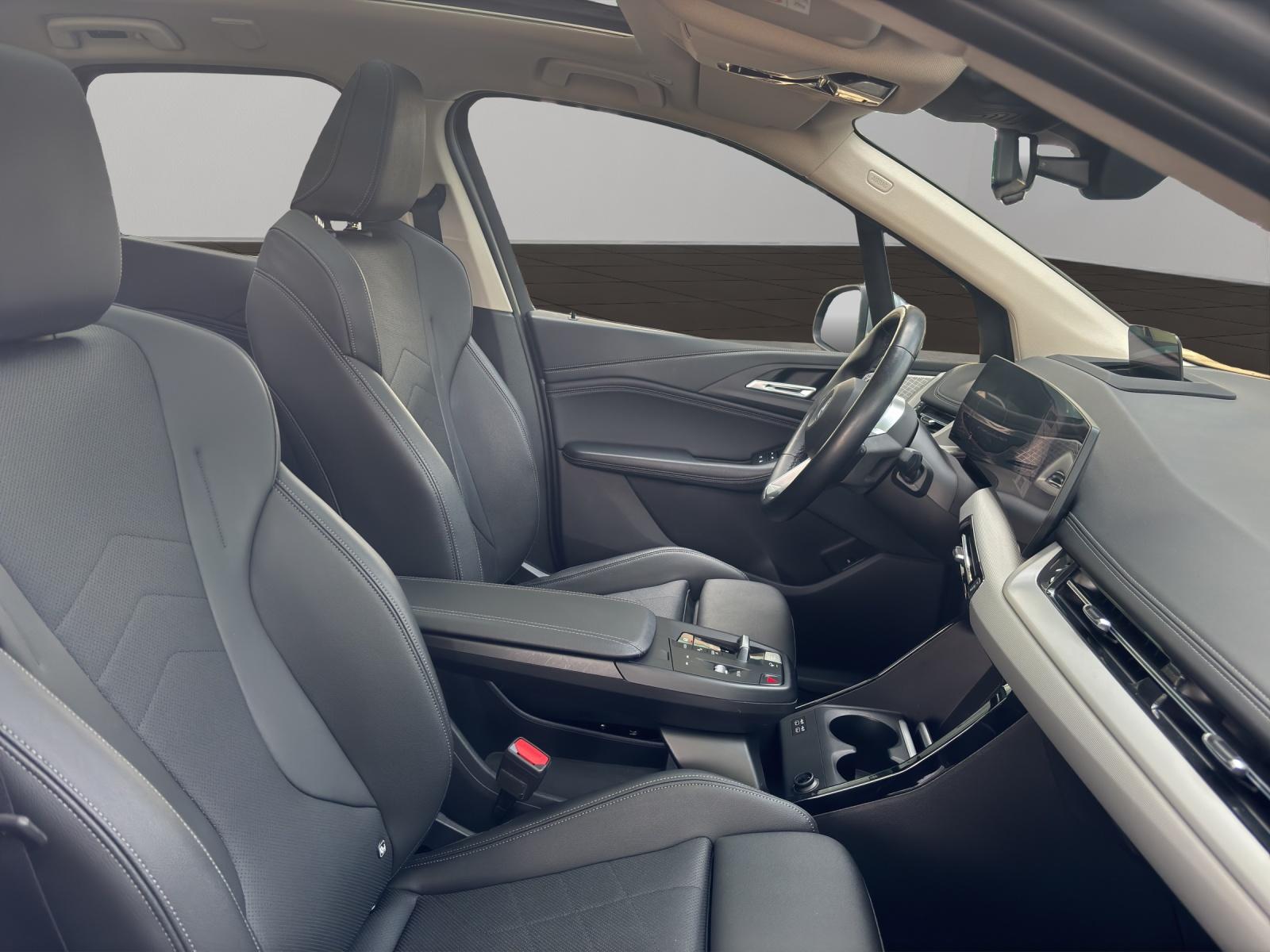 BMW 225e xDrive Active Tourer-image-15