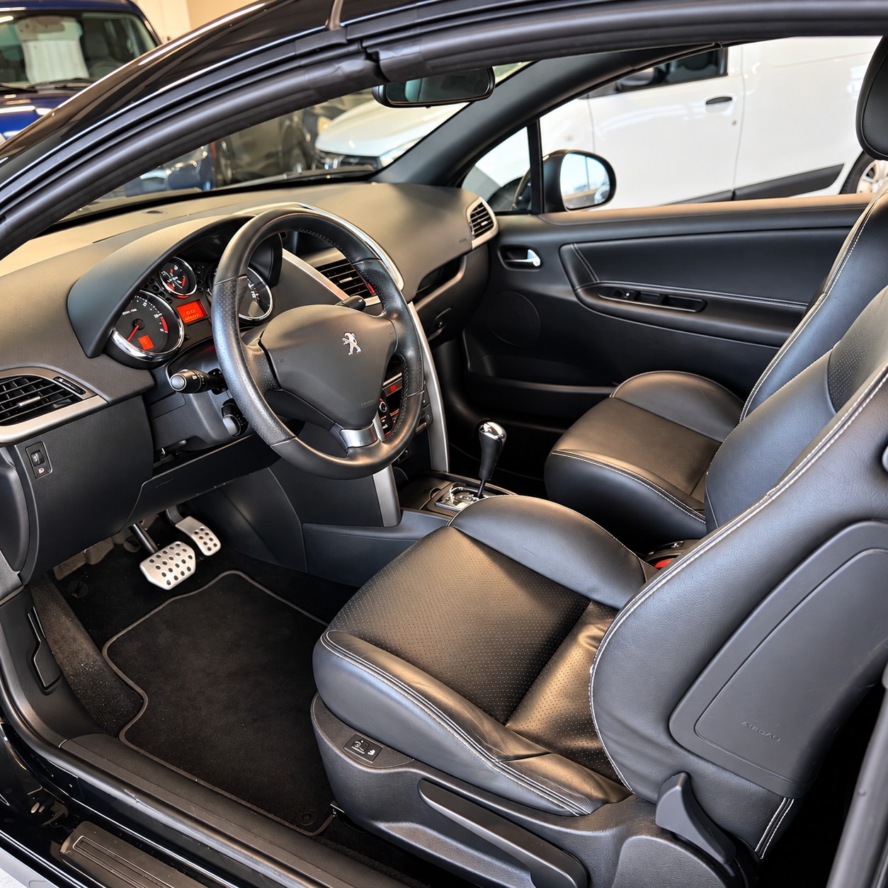 PEUGEOT 207 CC 1.6 16V Roland Garros Automatic-image-7