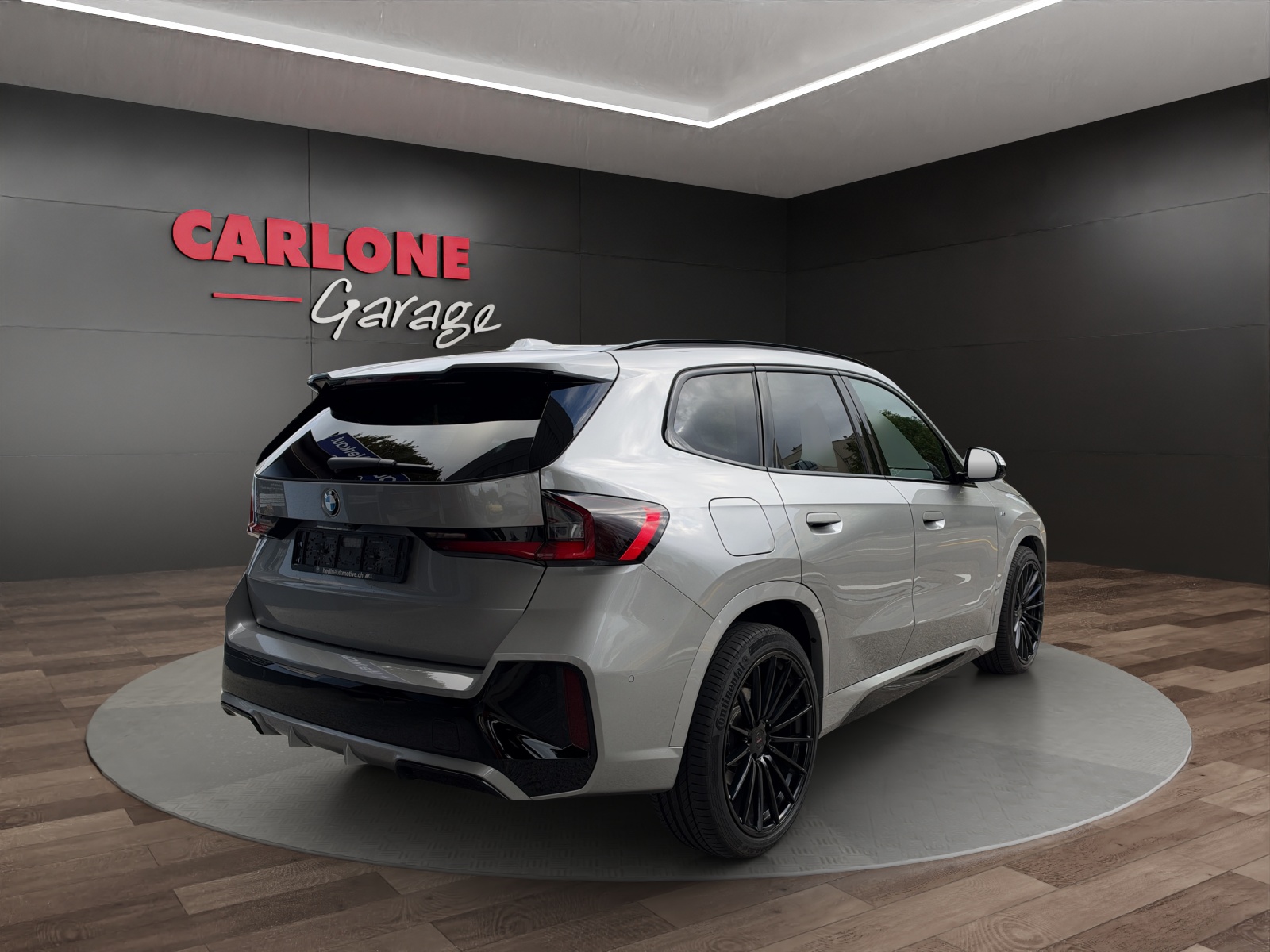 BMW X1 23i xDrive paddles-image-2