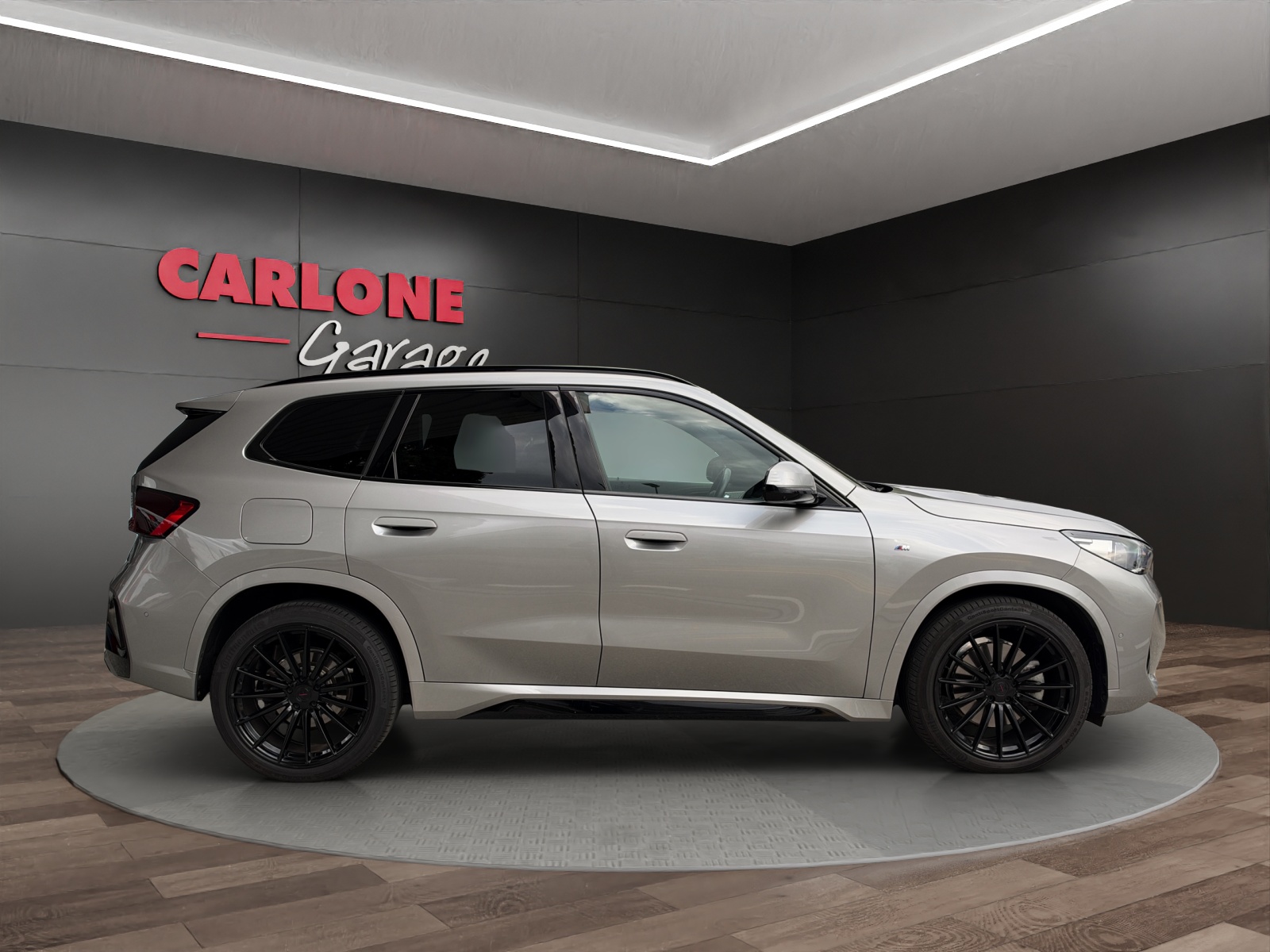 BMW X1 23i xDrive paddles-image-1