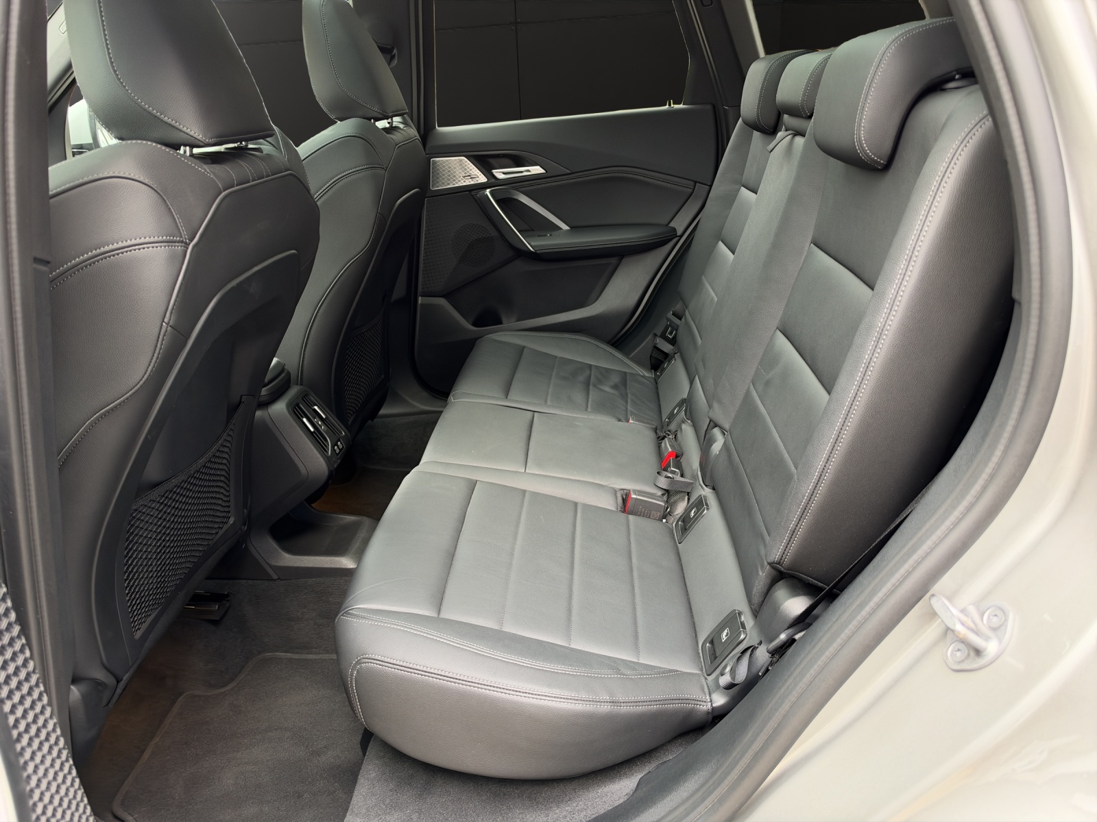 BMW X1 23i xDrive paddles-image-10