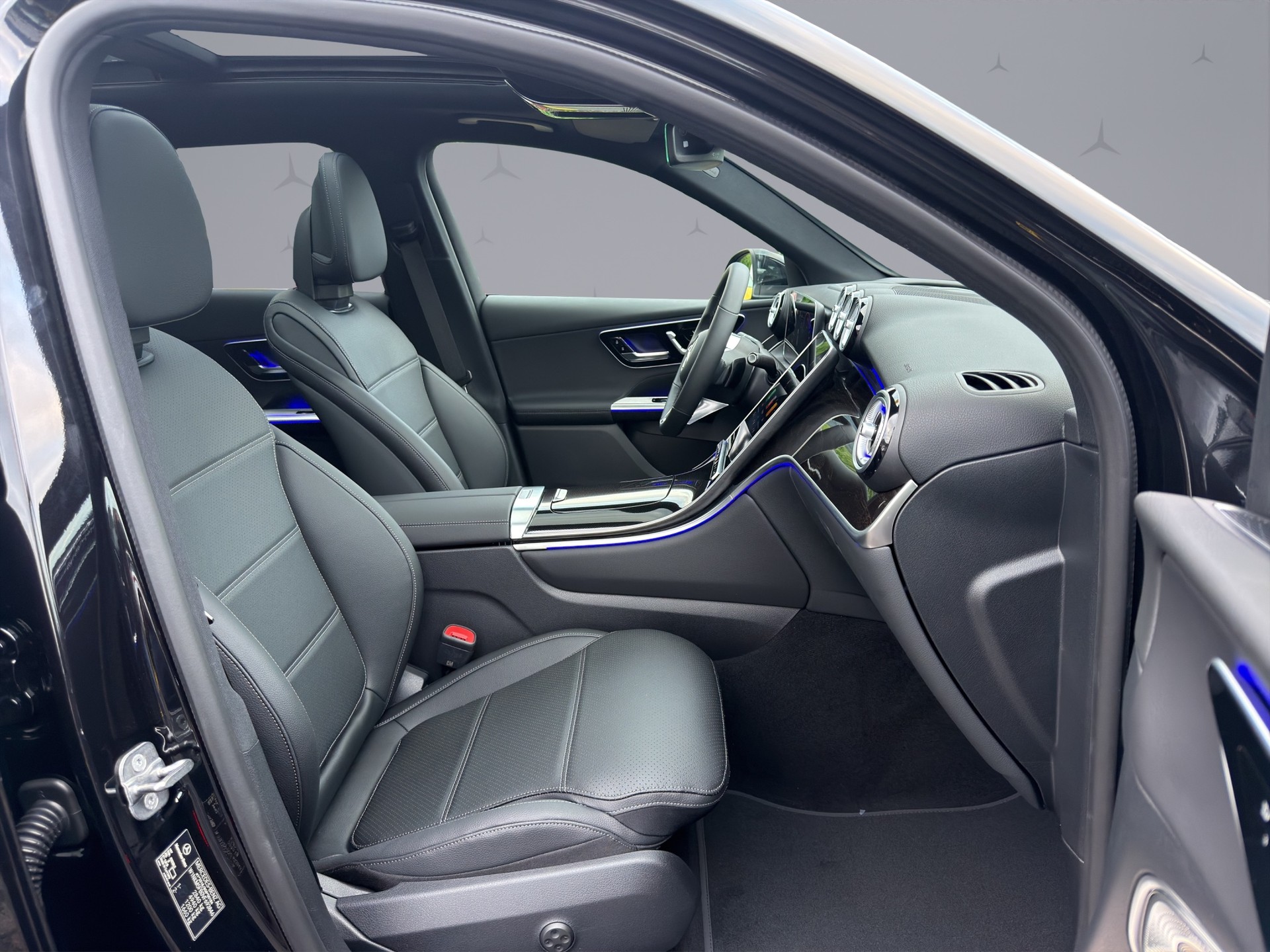 MERCEDES-BENZ GLC-Klasse X254 GLC 400 e EQ Star Avantgarde 4matic-image-16