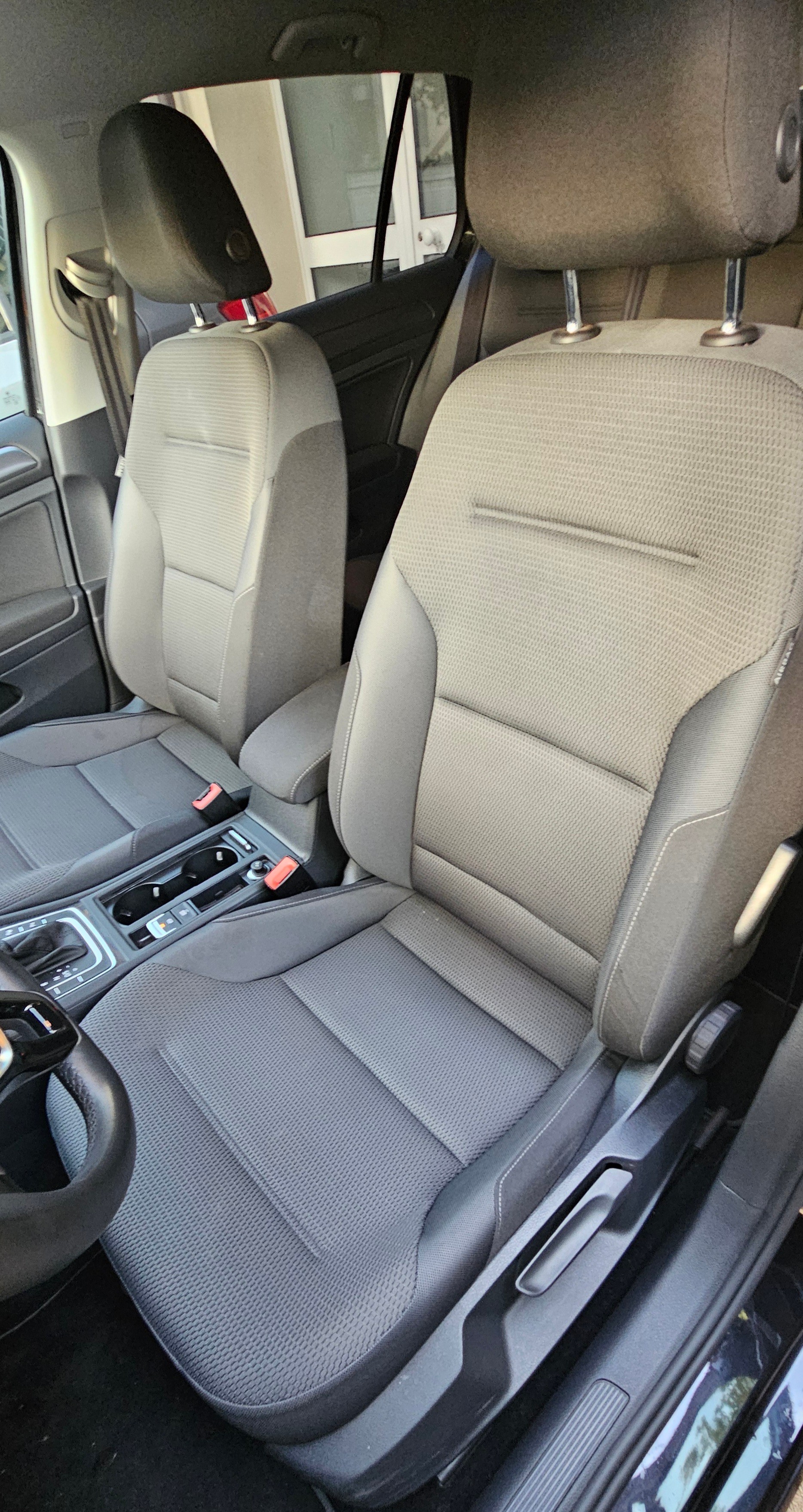 VW Golf 1.0 TSI Comfortline DSG-image-11