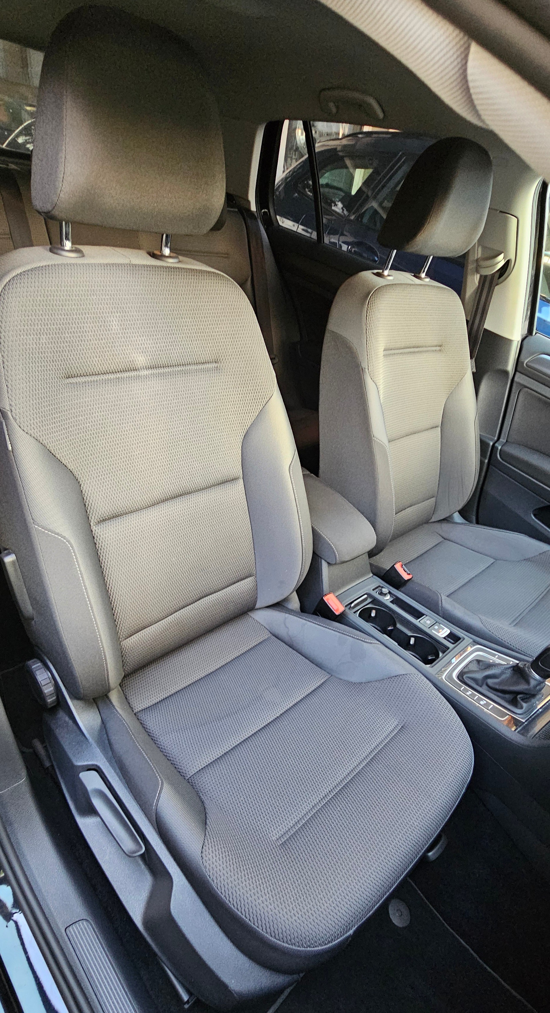 VW Golf 1.0 TSI Comfortline DSG-image-12
