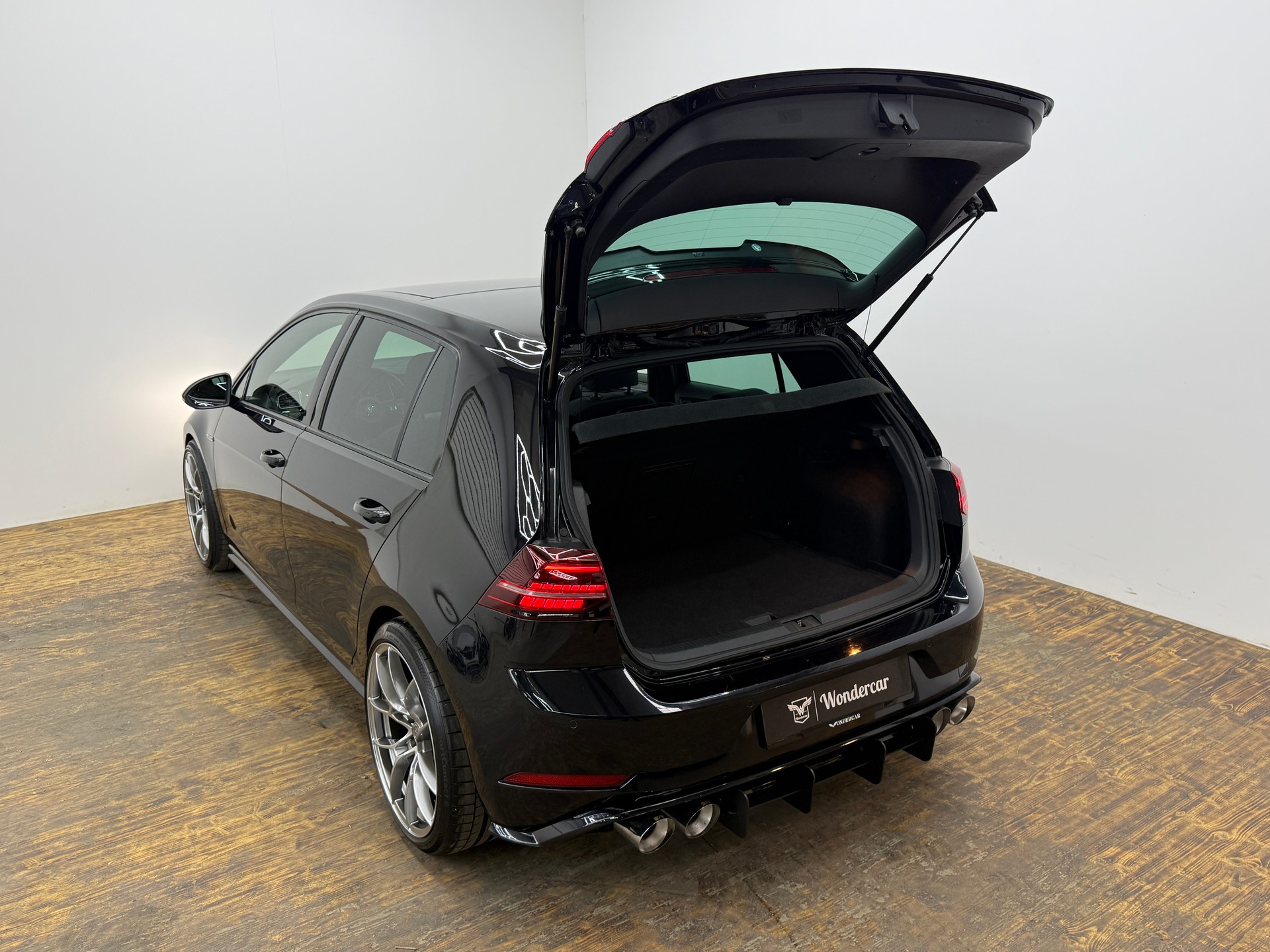VW Golf 2.0 TSI R 4Motion DSG-image-22