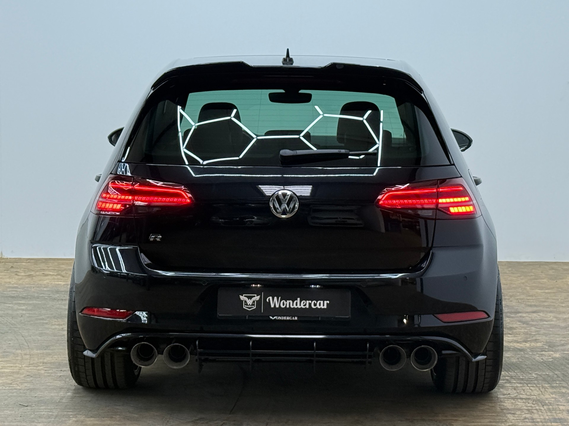 VW Golf 2.0 TSI R 4Motion DSG-image-11