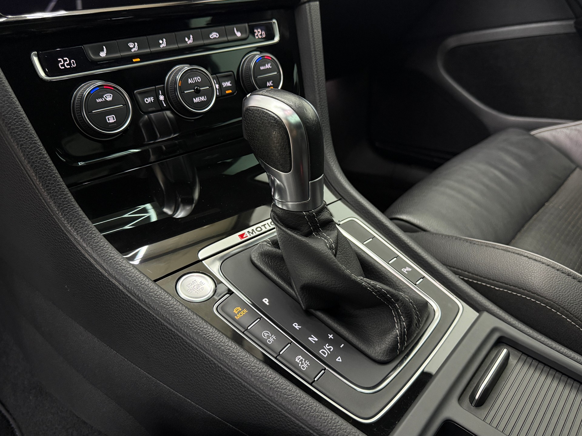 VW Golf 2.0 TSI R 4Motion DSG-image-27