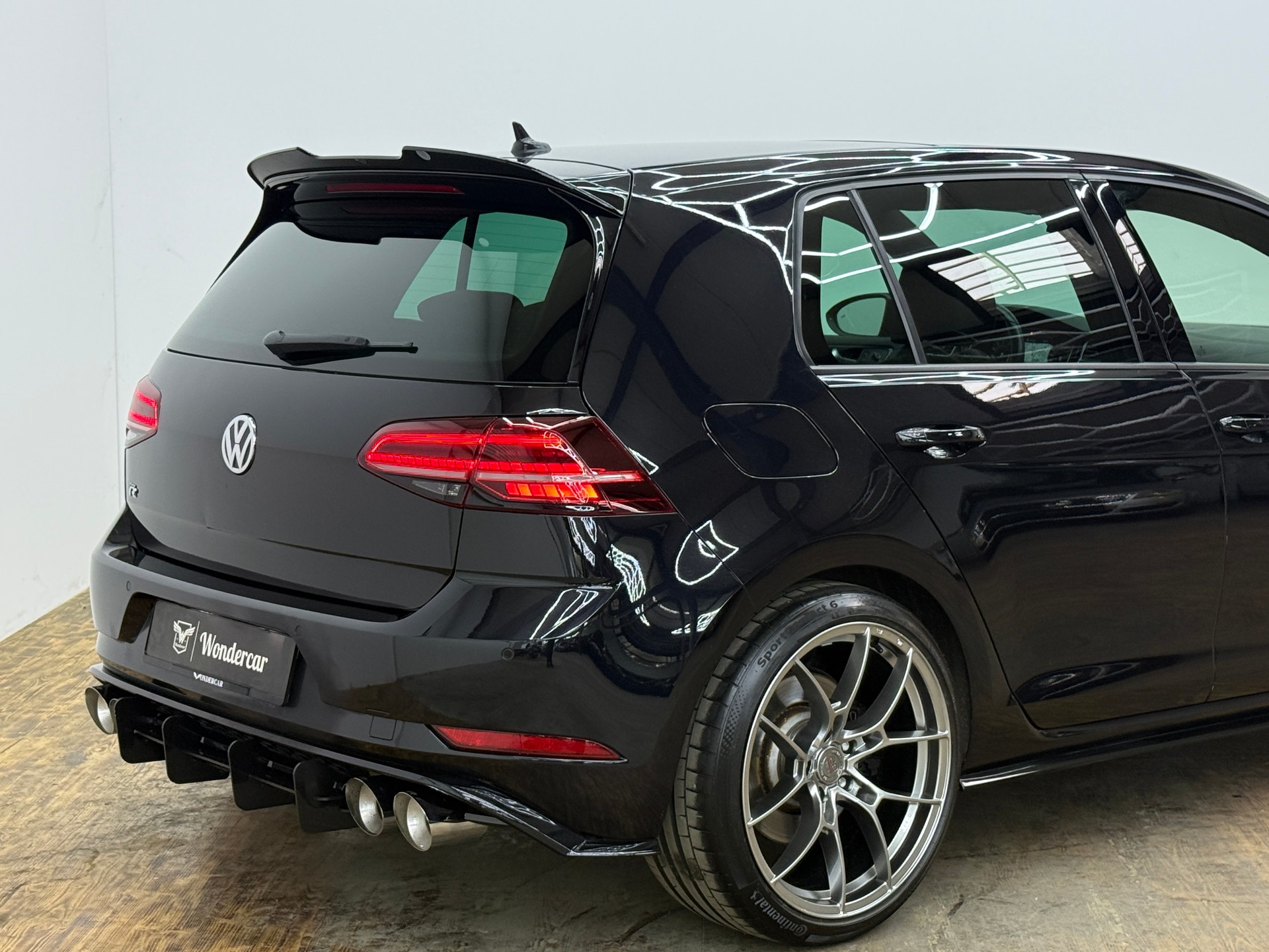 VW Golf 2.0 TSI R 4Motion DSG-image-13