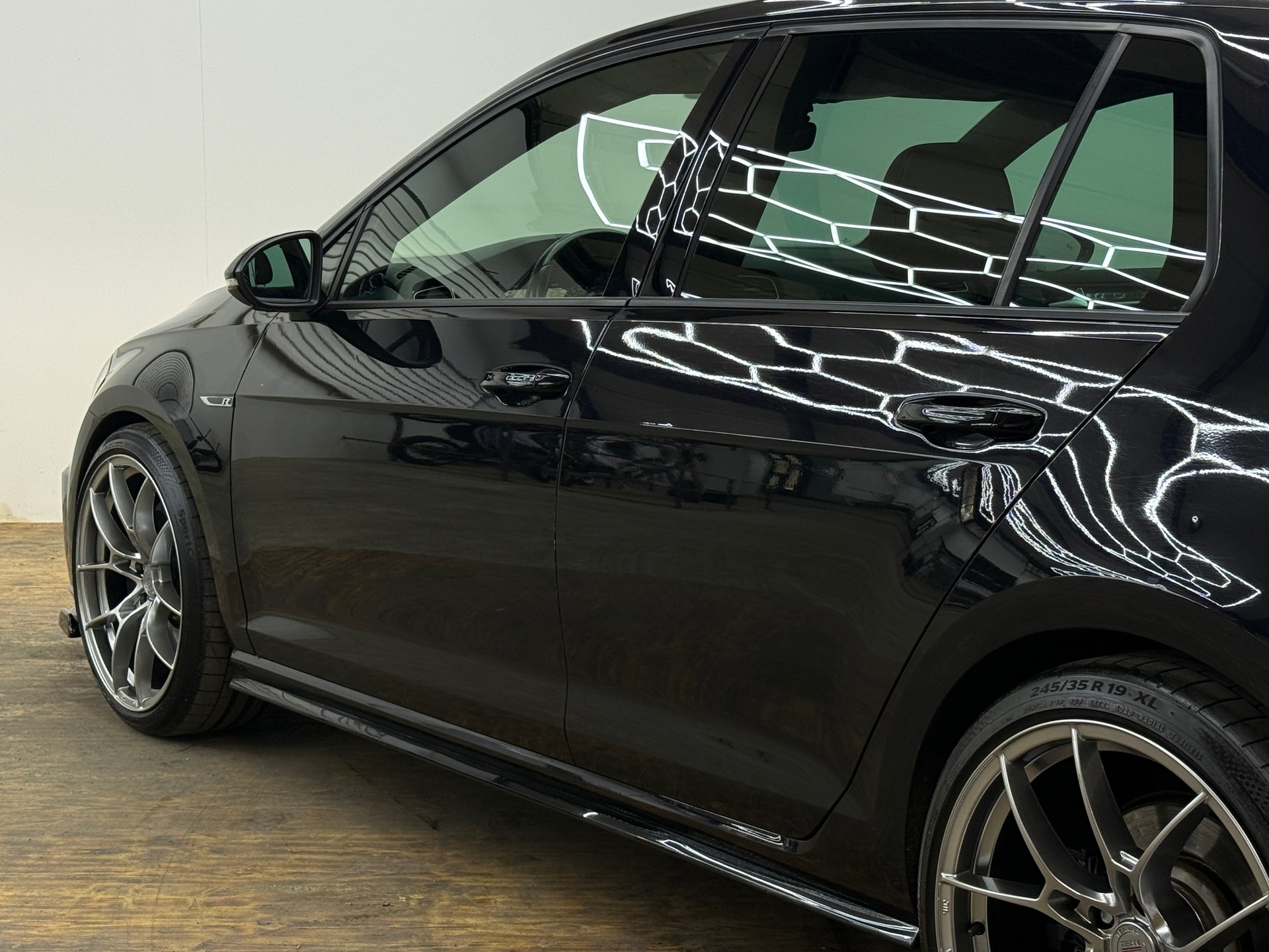 VW Golf 2.0 TSI R 4Motion DSG-image-8