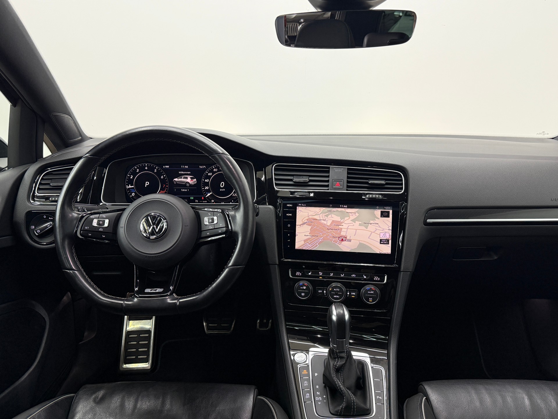 VW Golf 2.0 TSI R 4Motion DSG-image-25