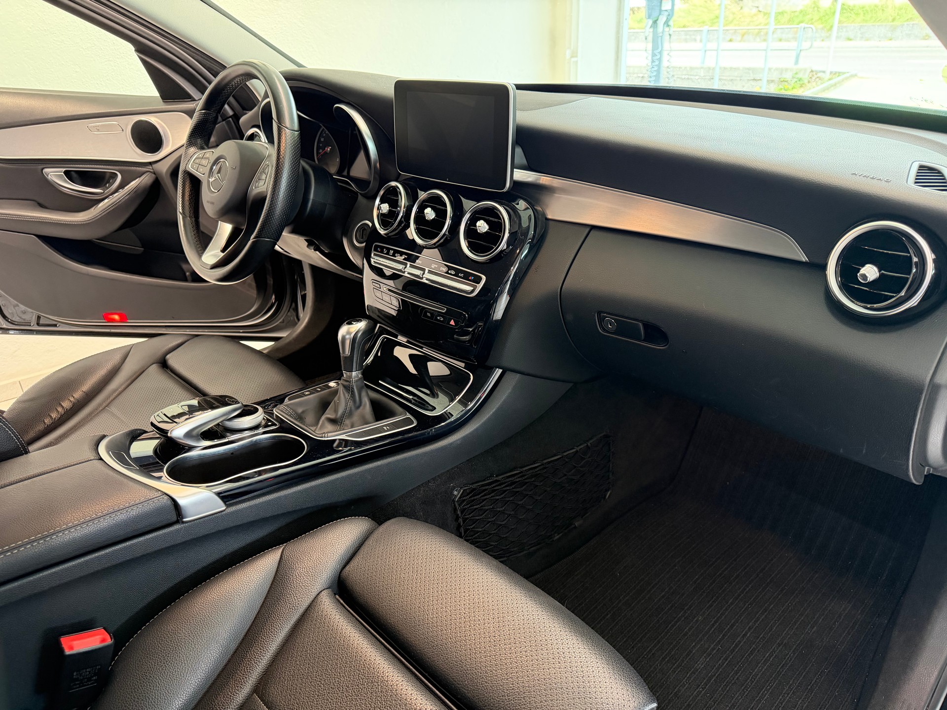 MERCEDES-BENZ C 200 Avantgarde-image-7