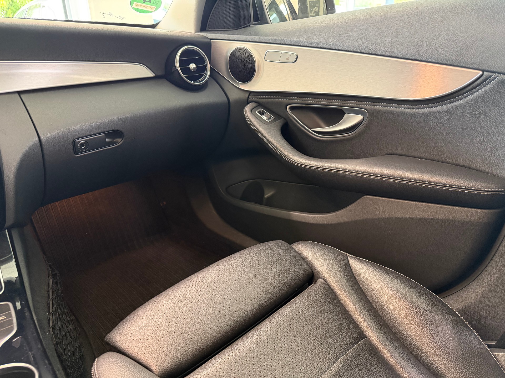 MERCEDES-BENZ C 200 Avantgarde-image-14