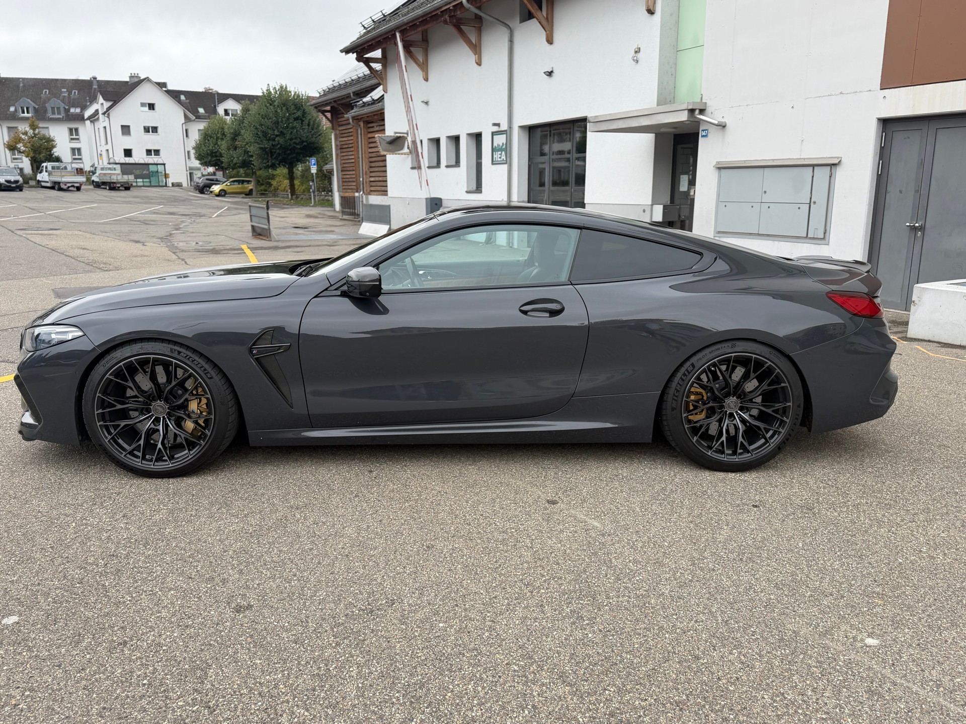 BMW M8 xDrive Steptronic M Competition-image-8