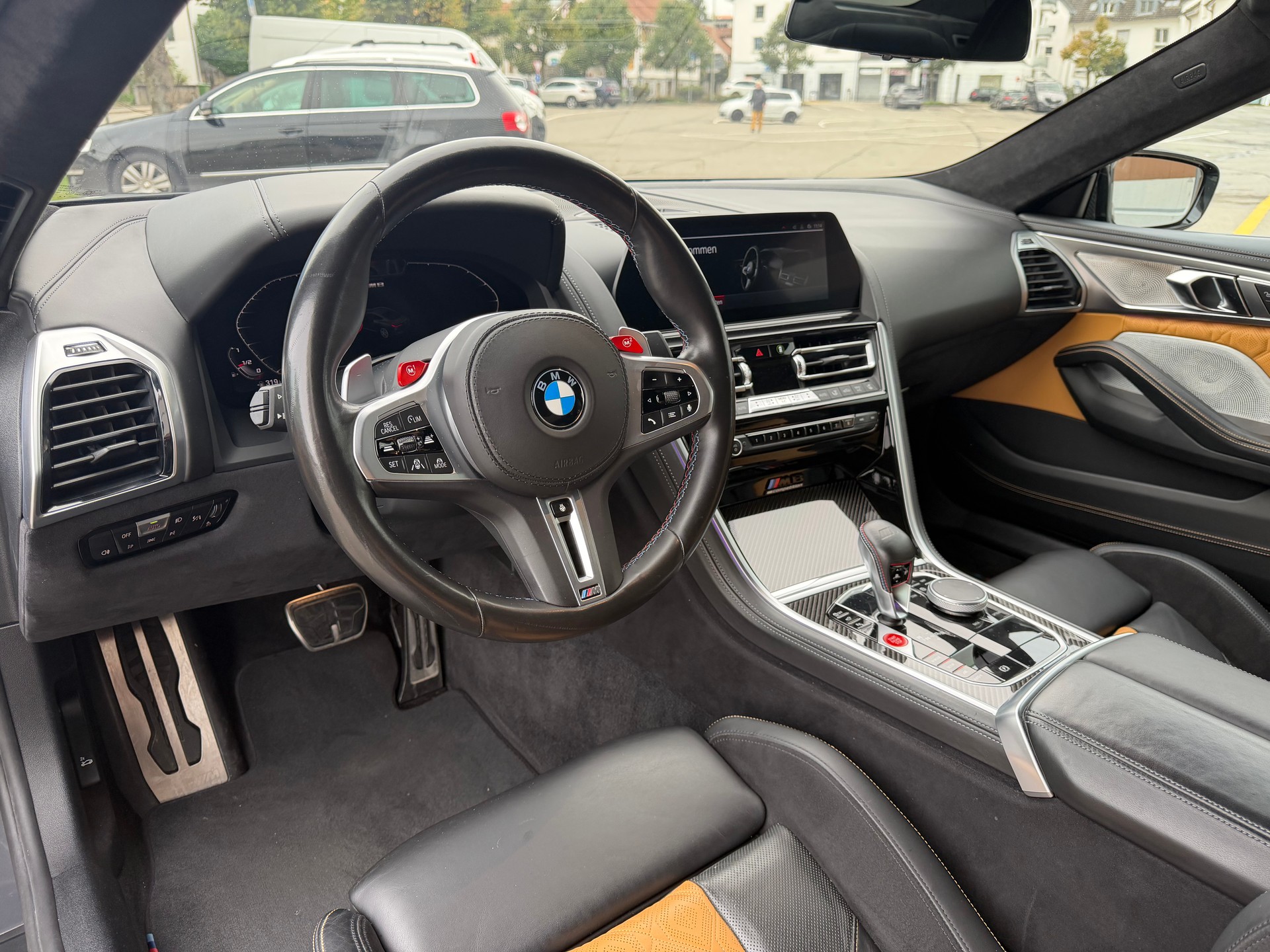 BMW M8 xDrive Steptronic M Competition-image-12