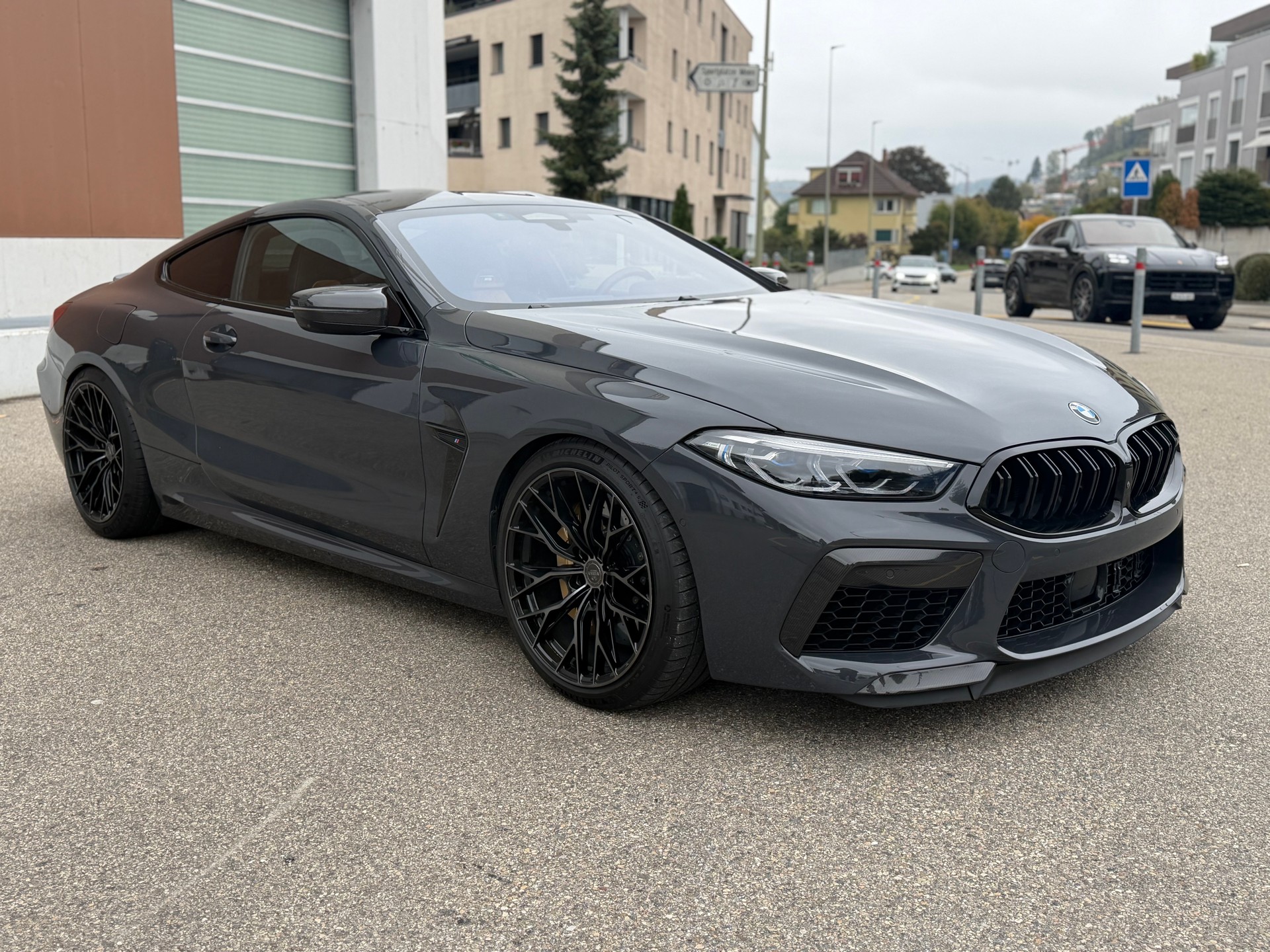 BMW M8 xDrive Steptronic M Competition-image-2