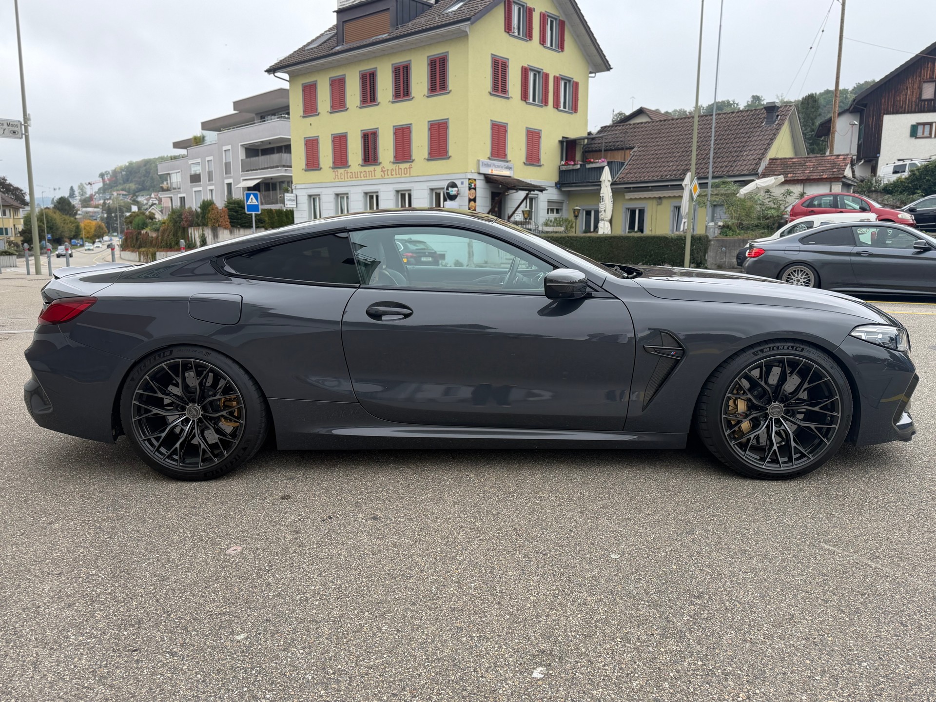 BMW M8 xDrive Steptronic M Competition-image-3